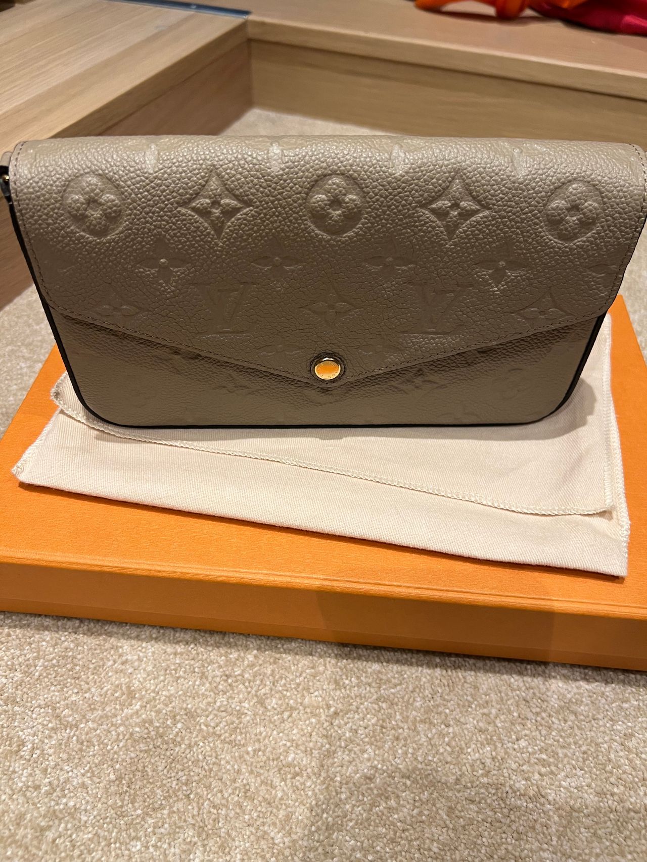 Louis Vuitton Empreinte Pochette Felicie Chain Wallet Turtledove