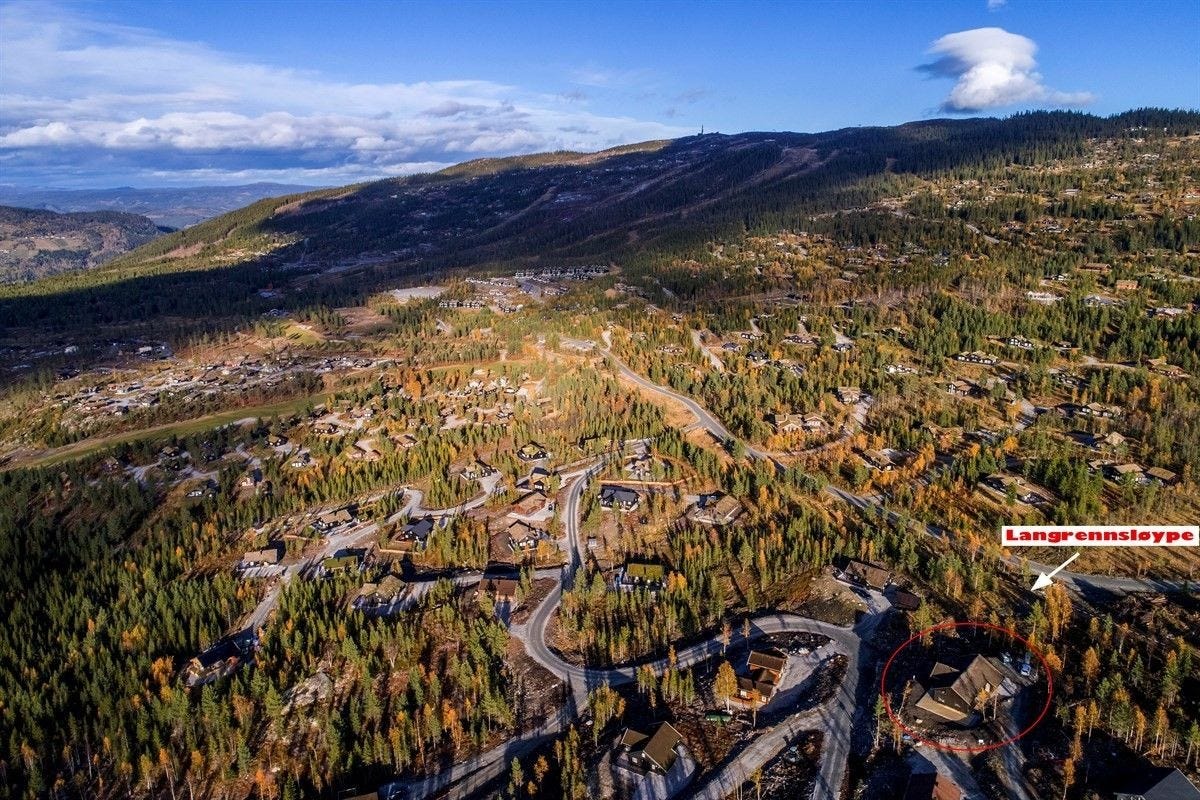 Langrennsspor/sykkelsti/tursti rett utenfor hyttedøren Galleribilde