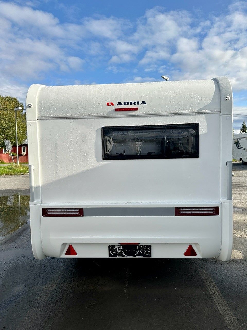 987_620850716.jpg