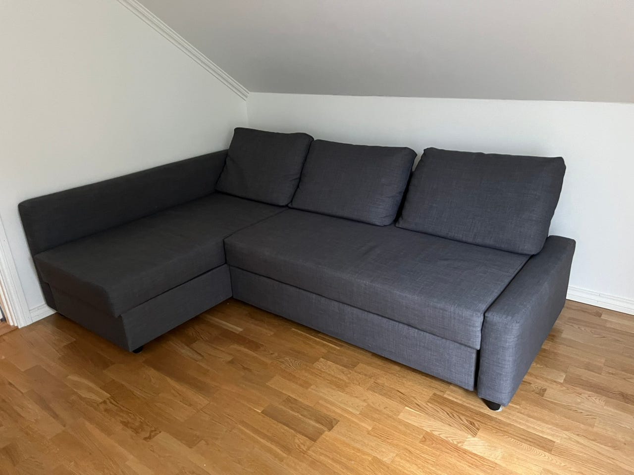 Fin sovesofa selges billig FINN