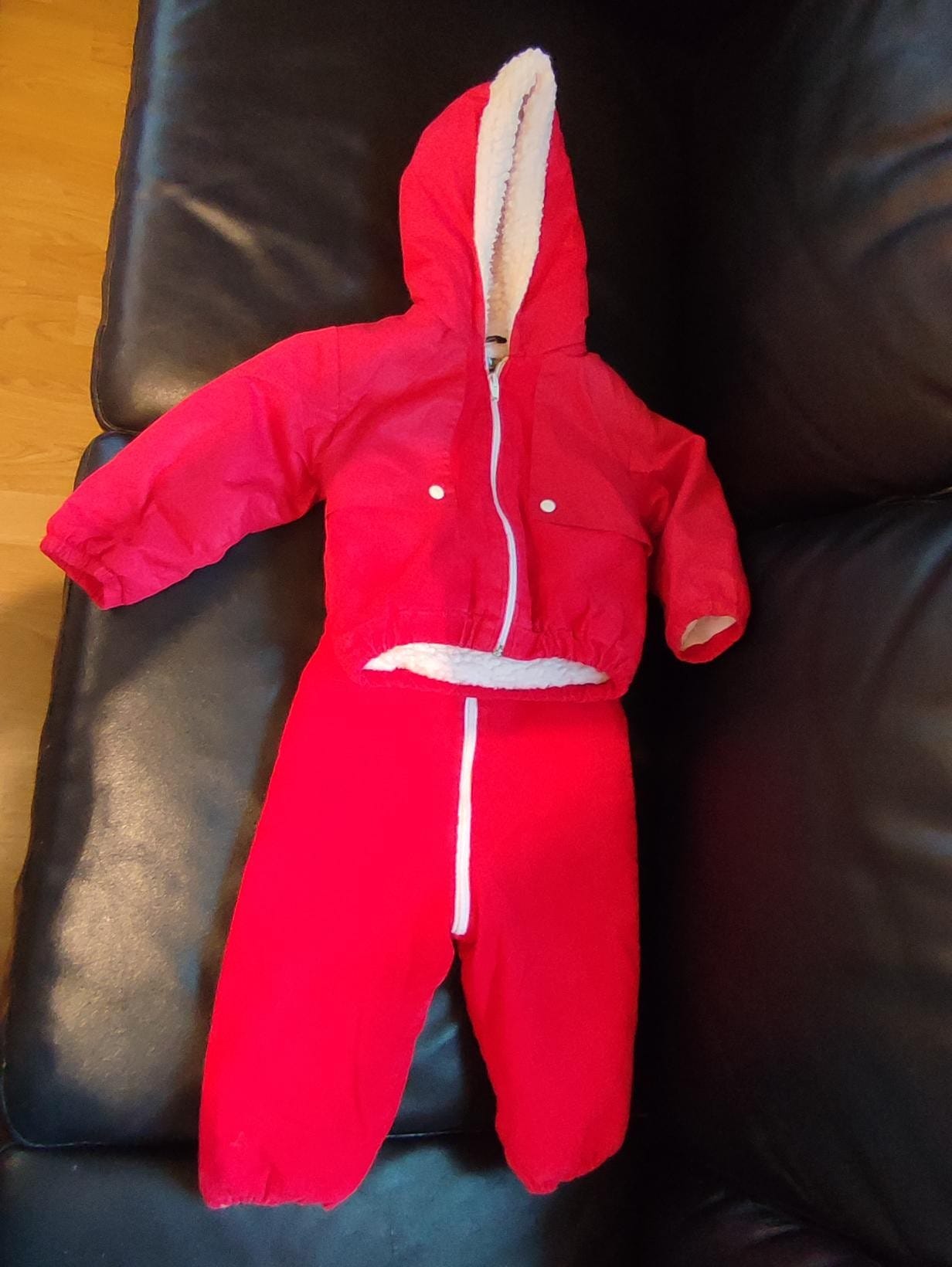 Baby rød foret jakke og bukse ca. str. 86 | FINN torget