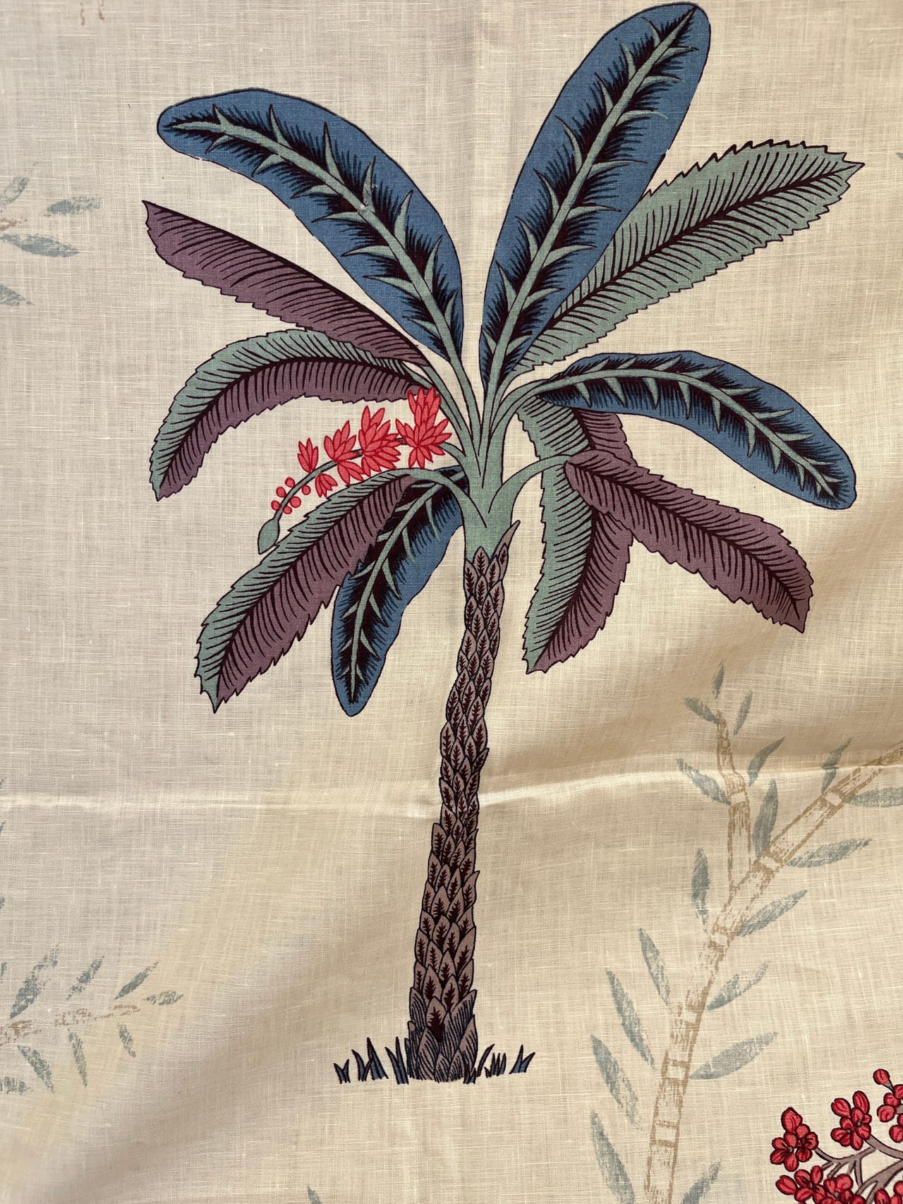 2,5 meter stoff "Palme" i indigo/rødt fra Zoffany (100 lin) FINN