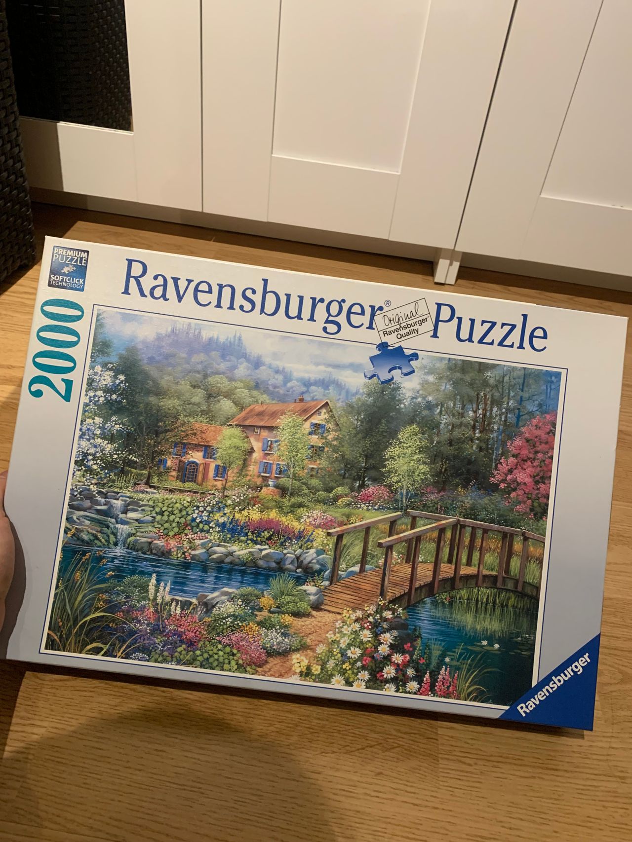 Ravensburger (16637) - Shades of Summer - 2000 pieces puzzle