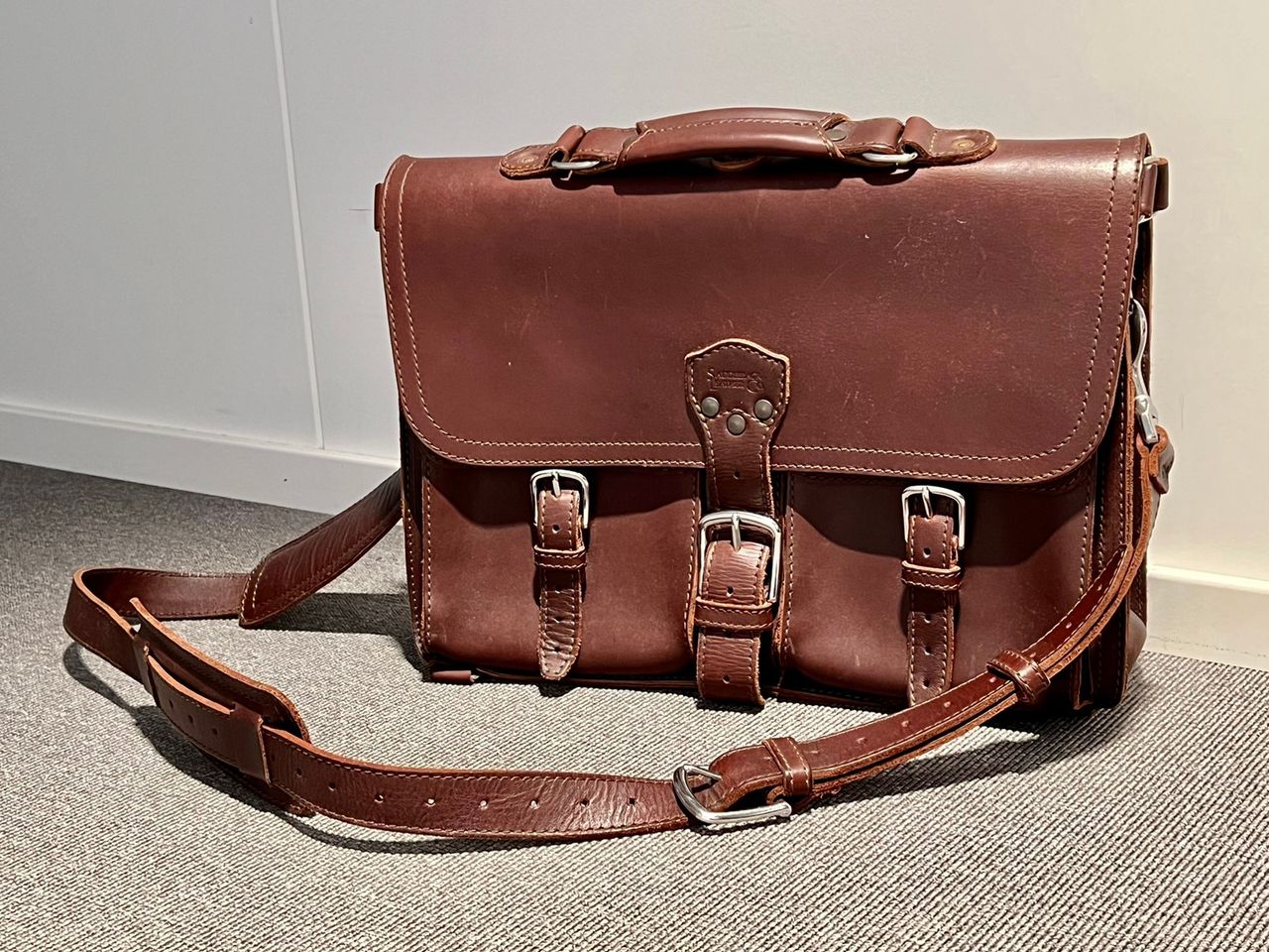 Saddleback thin discount front pocket briefcase