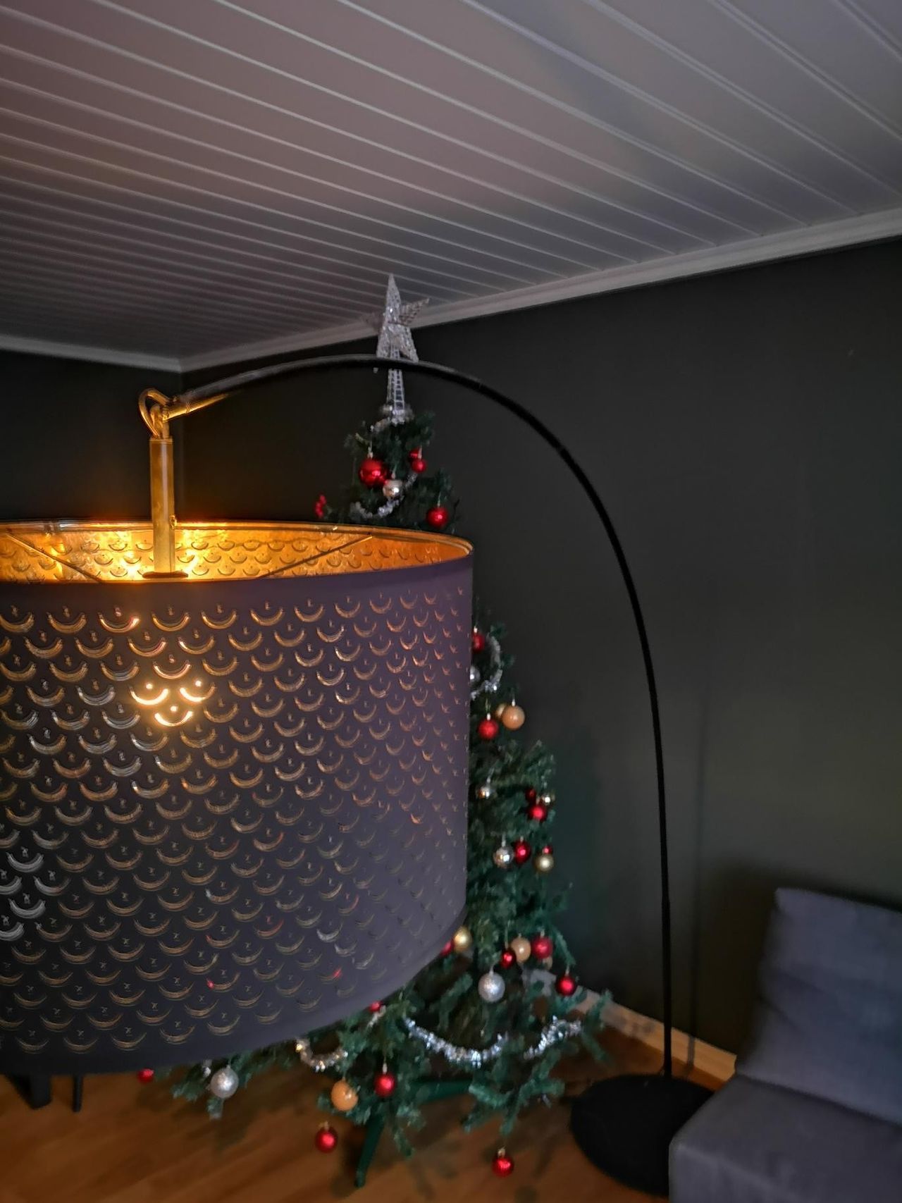 Stillig gulvlampe og Nymo Ikea lampeskjerm 59cm