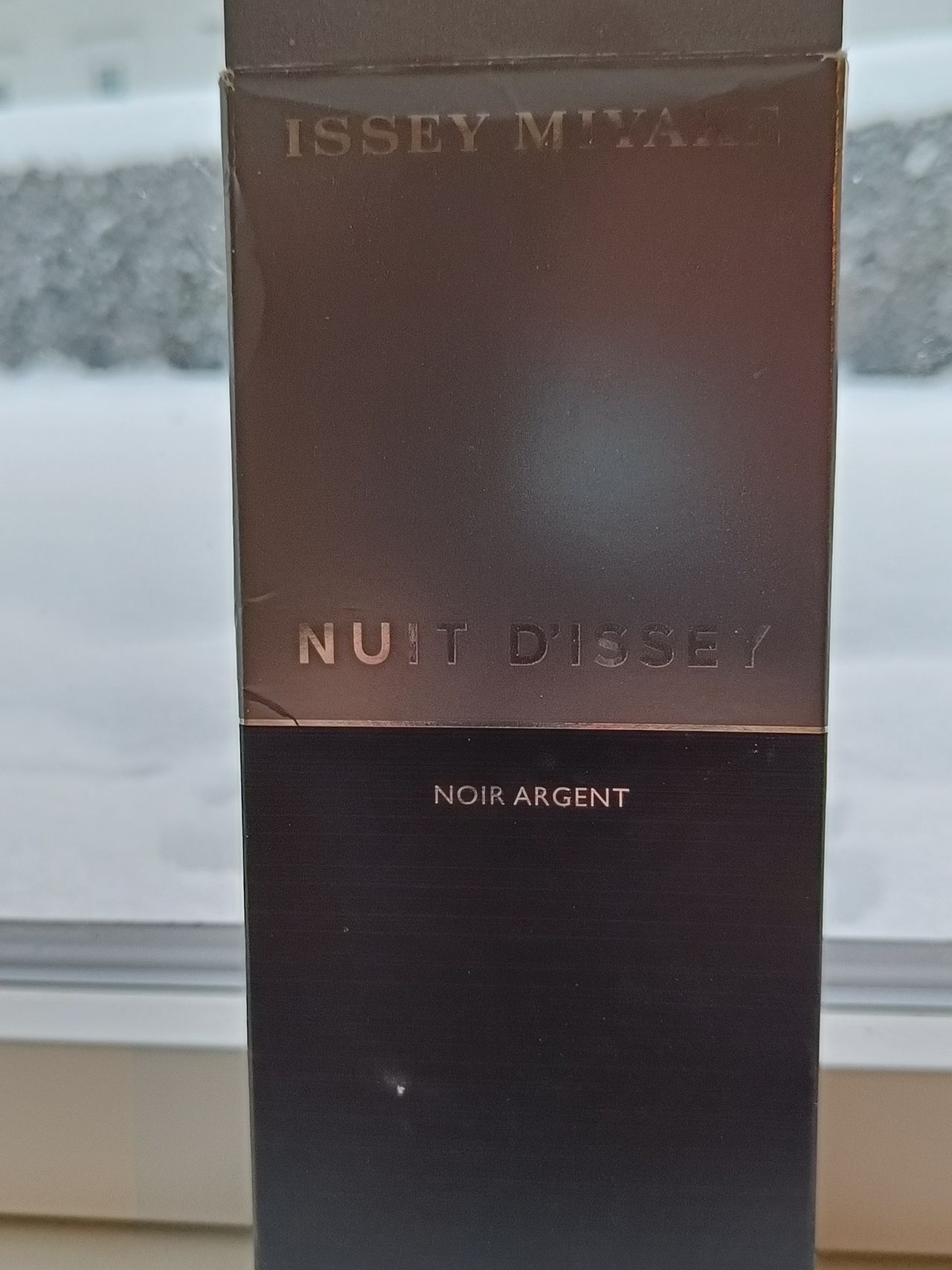 Noir argent issey online miyake