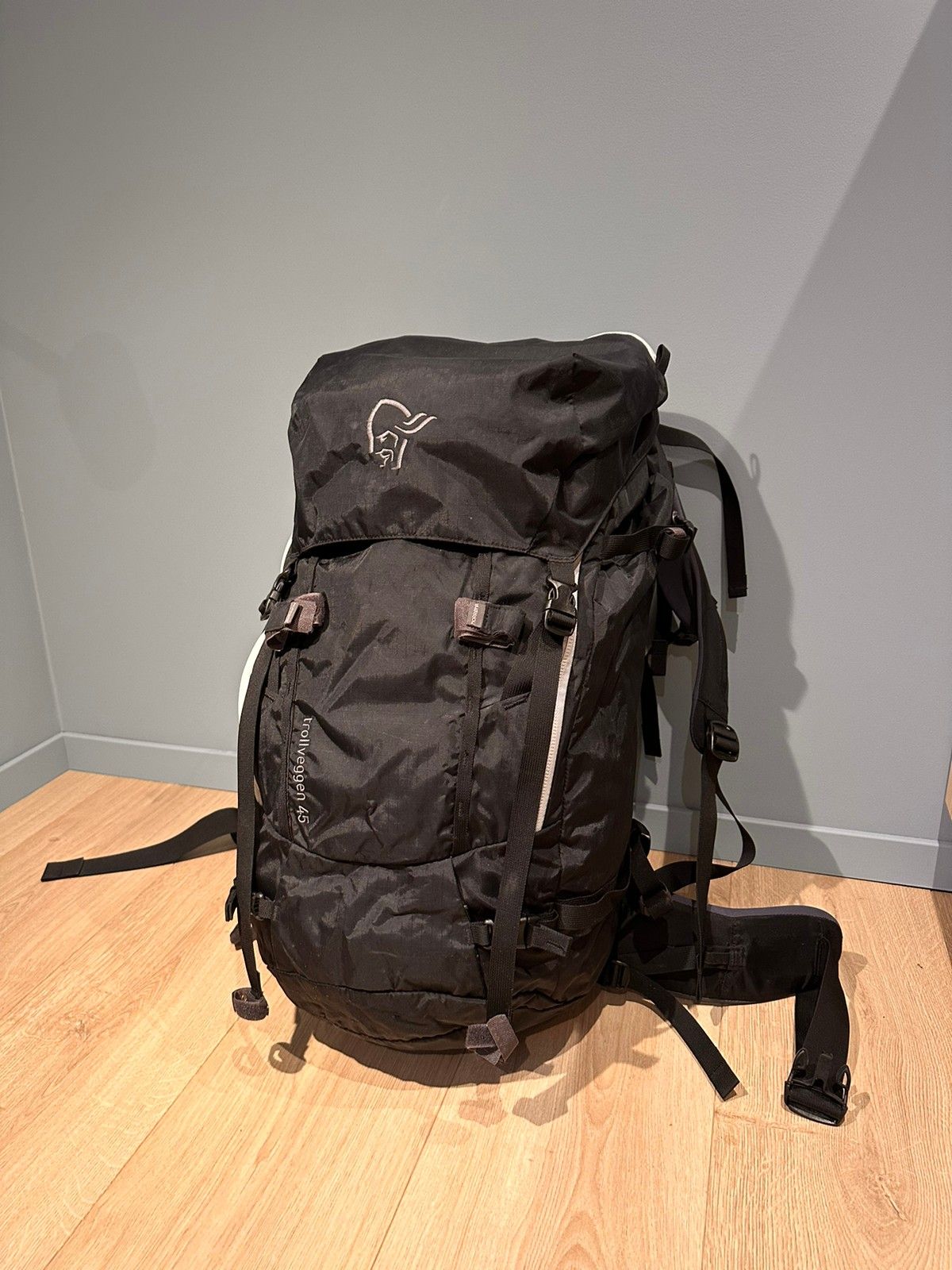 Trollveggen shop 45l pack