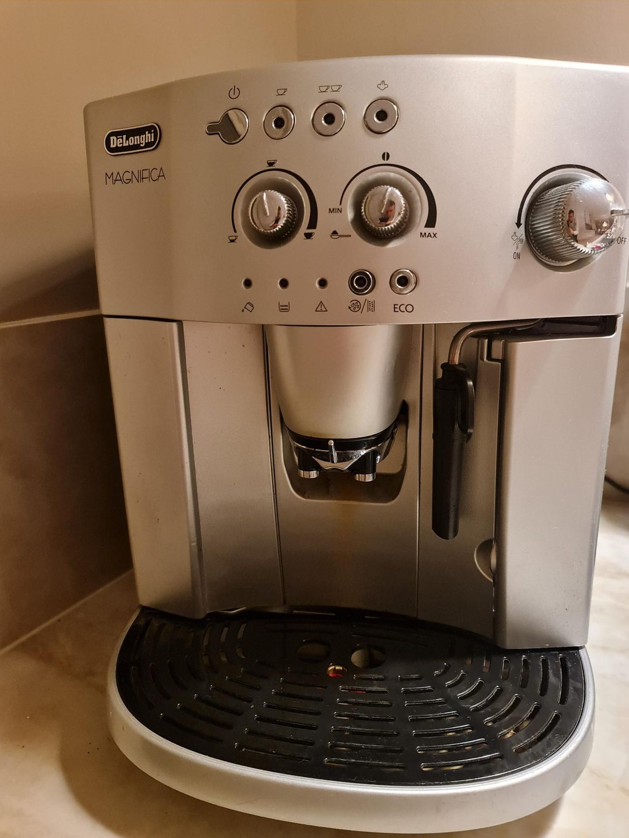 Kaffemaskin DeLonghi Magnifica FINN torget