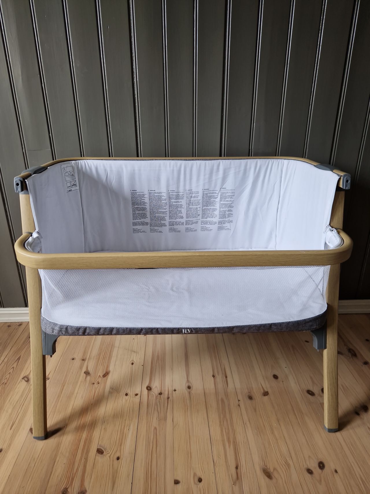 Jly 2024 bedside crib