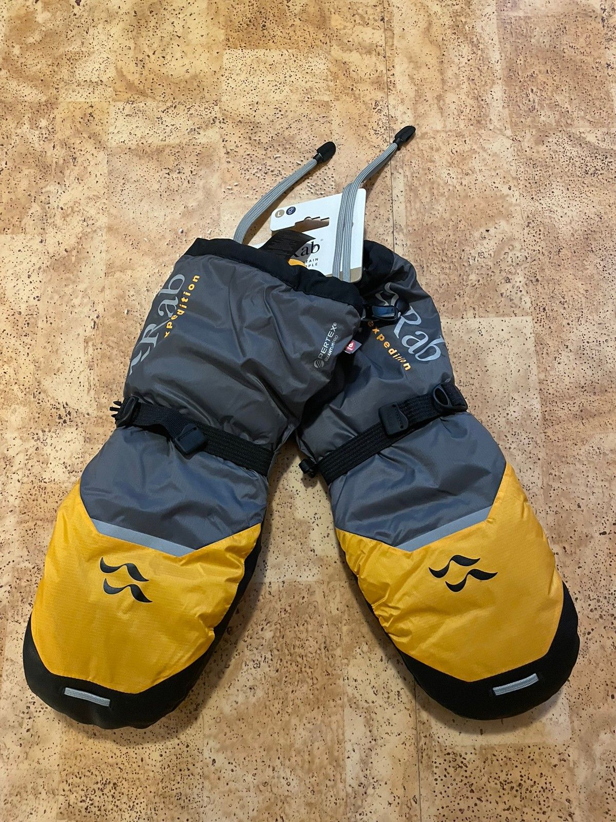 Rab 8000 shop mitts