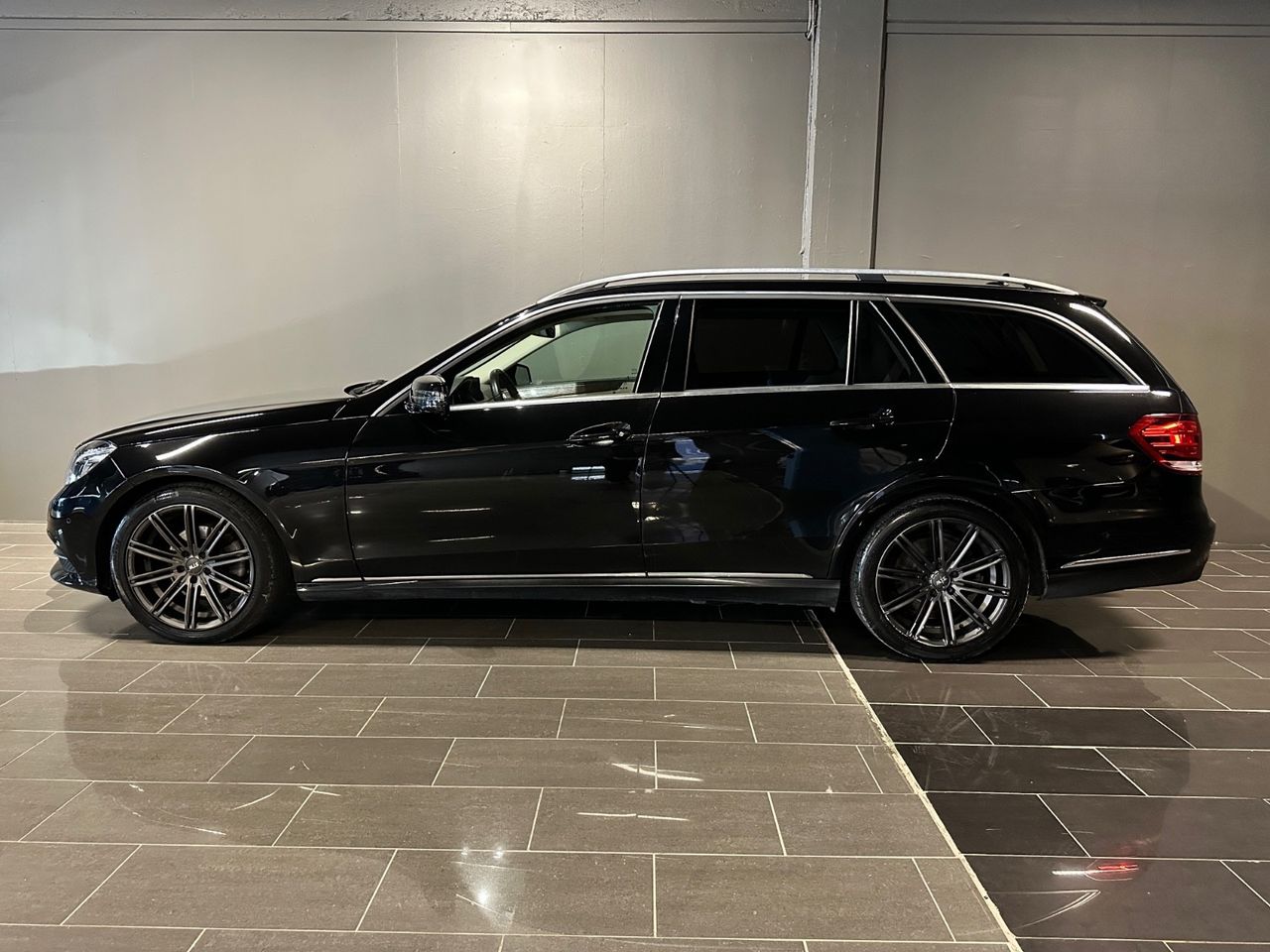 Bruktbil Til Salgs Mercedes Benz E Klasse 2013 Svart 170 Hk