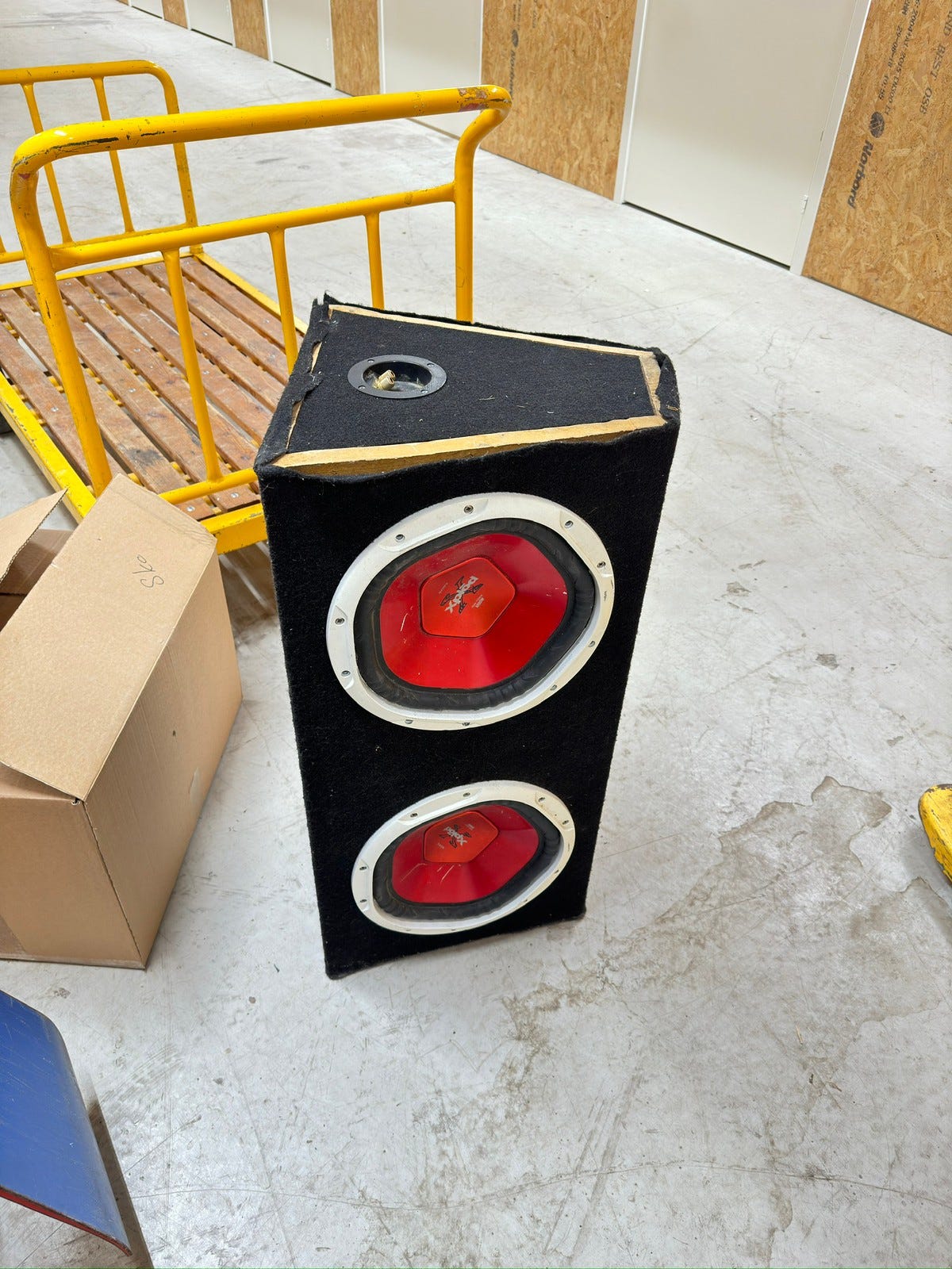 Sony Explod 12 1200 W peakpower x 2 bass kasse. | FINN-torget
