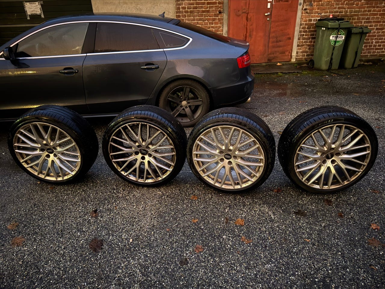 20' felger med sommerdekk FINN