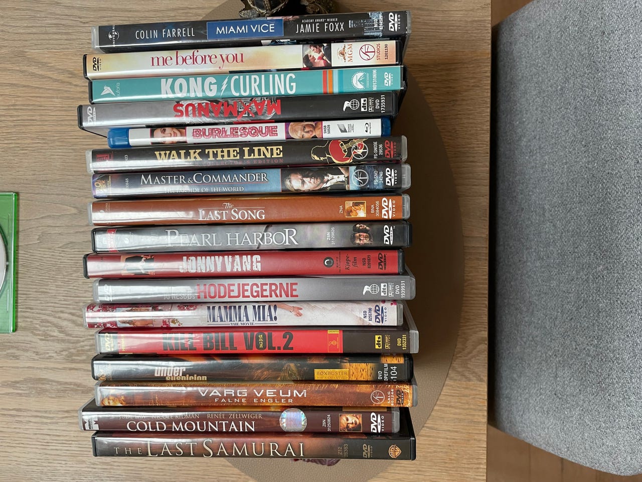 DVD filmer for alder 12+ FINN