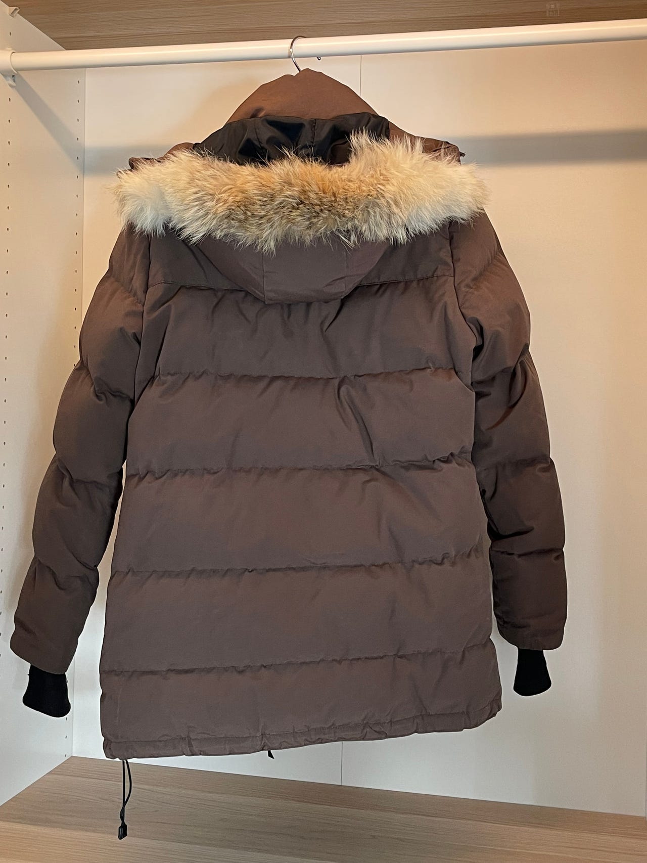 Canada Goose, modell 3034L R m/pels FINN-torget