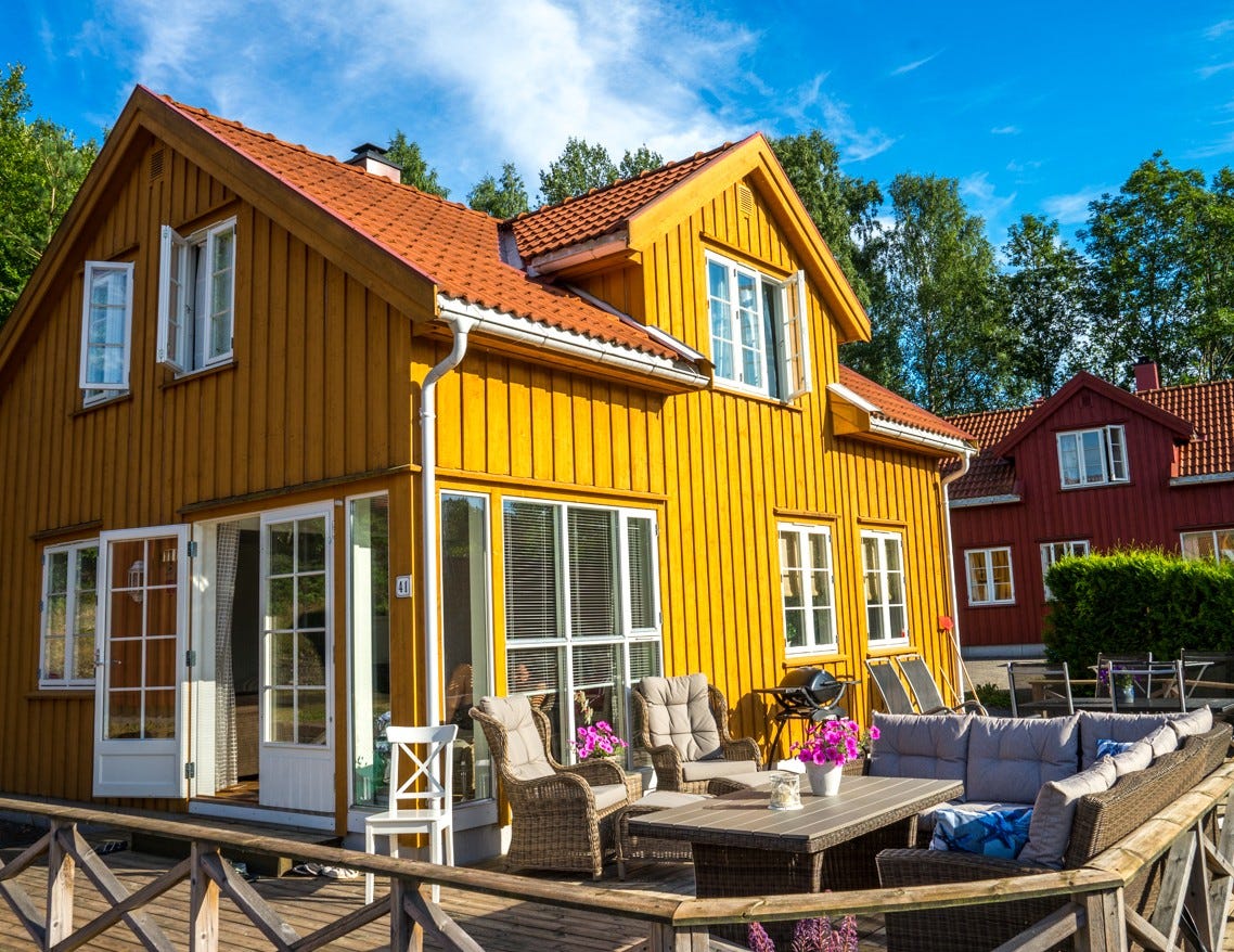 Stor terrasse og sen kveldssol Galleribilde