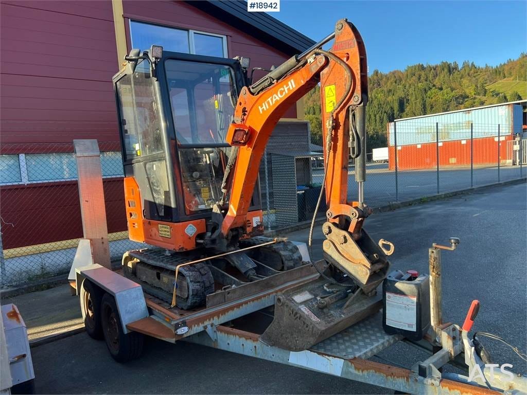 Til salgs Hitachi ZX195A Gravemaskin m/ Hydrauliskpusseskuff pigg