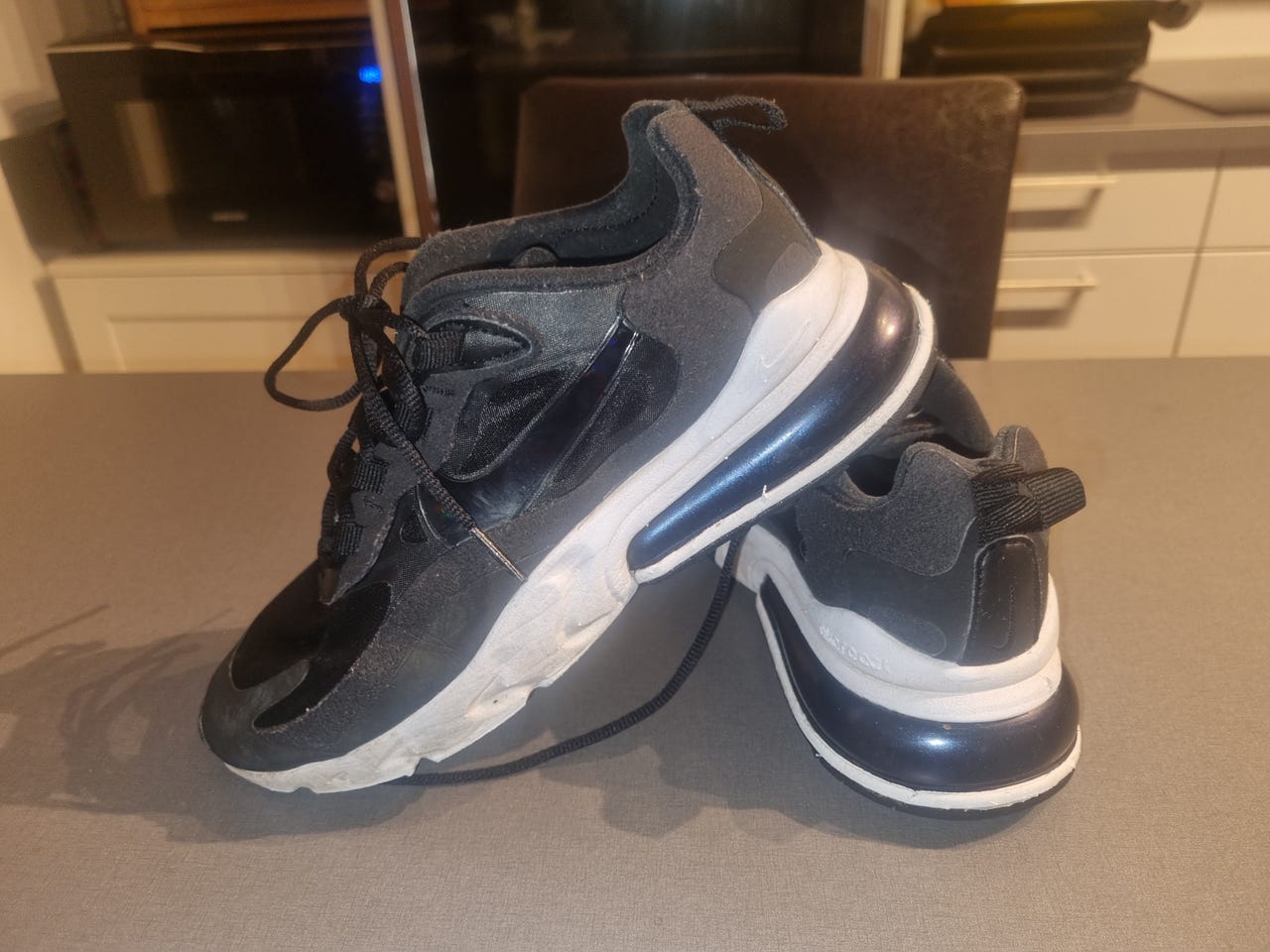 Nike Air Max 270 React Triple Black 36,5 FINN-torget