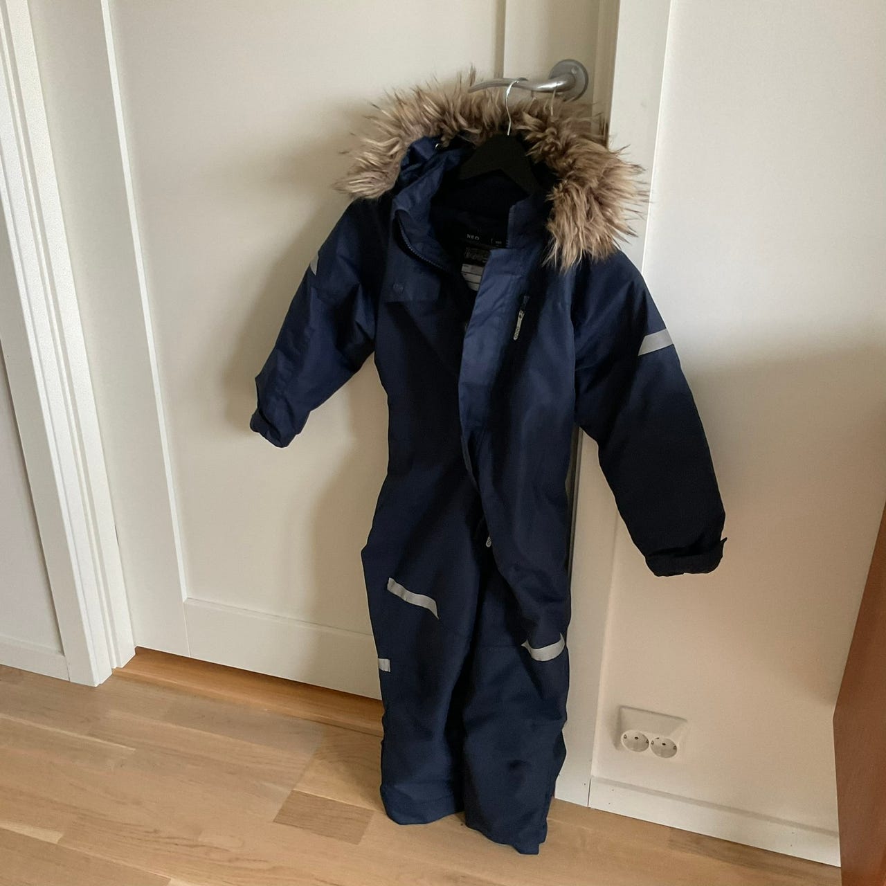 Parkdresser og jakke FINN