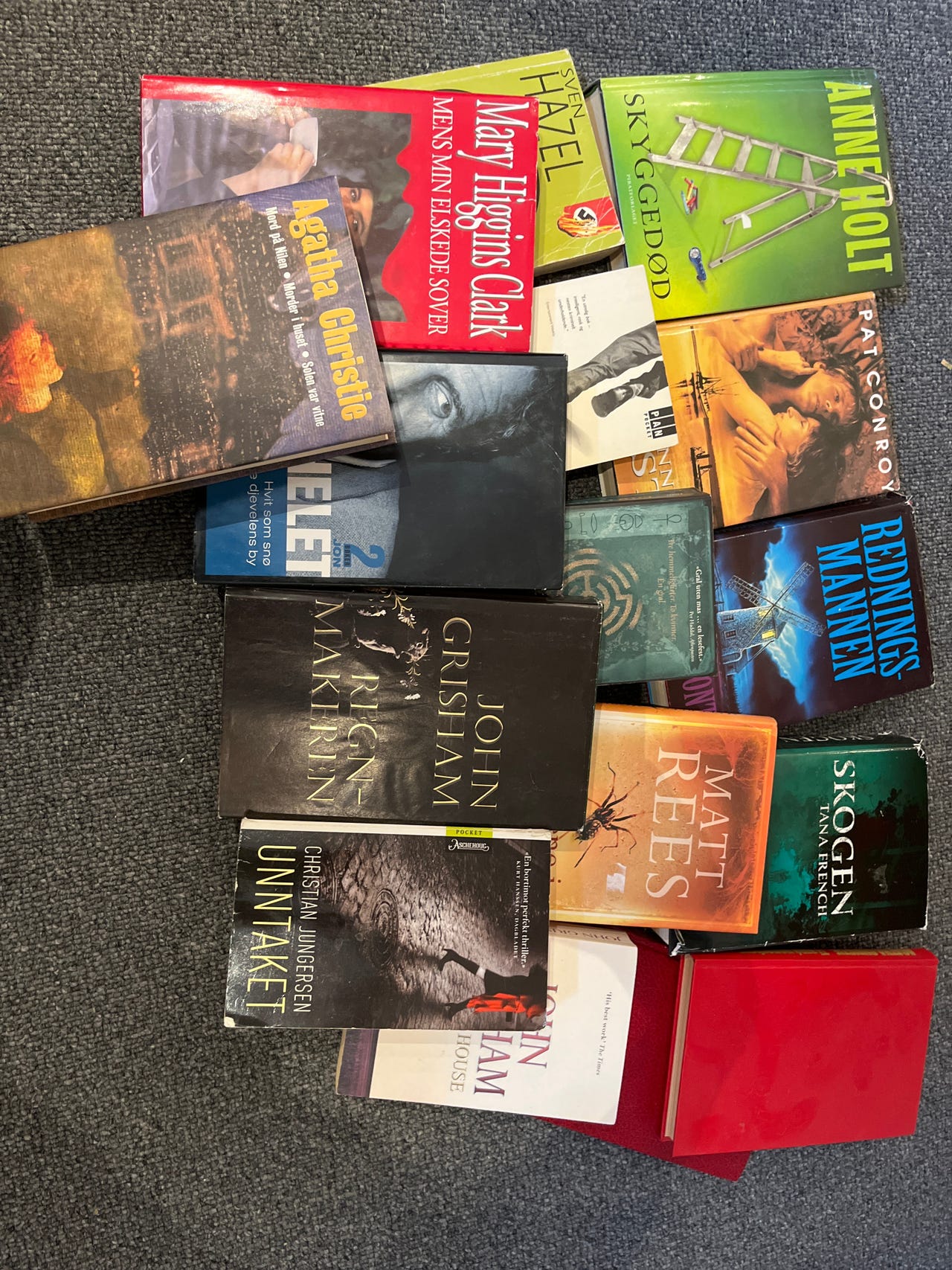 Diverse bøker gis bort samlet | FINN torget