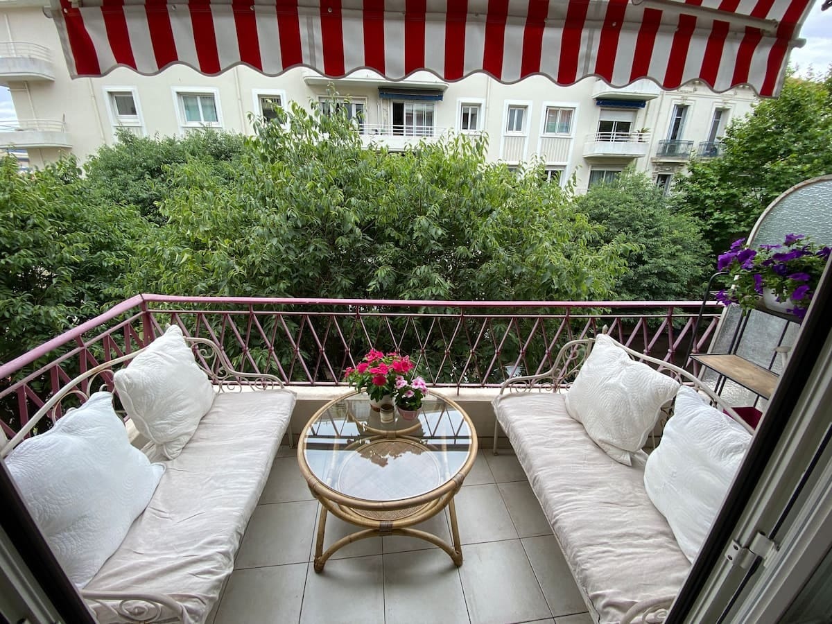 Terrasse som vender ut mot Albert 1. Galleribilde