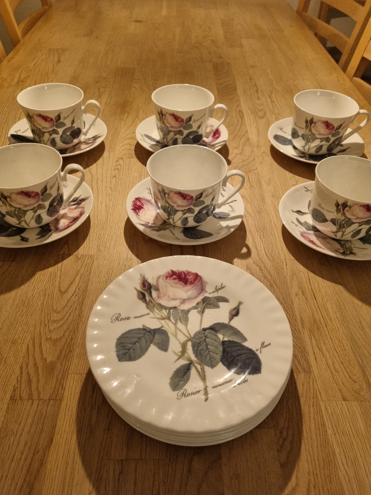 Redouté Roses by Roy Kirkham. | FINN-torget