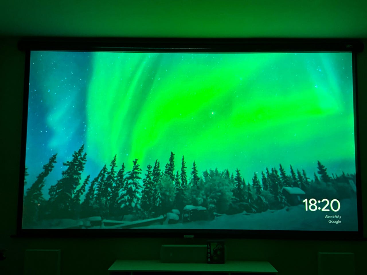 elite-screens-120-lerret-finn-torget
