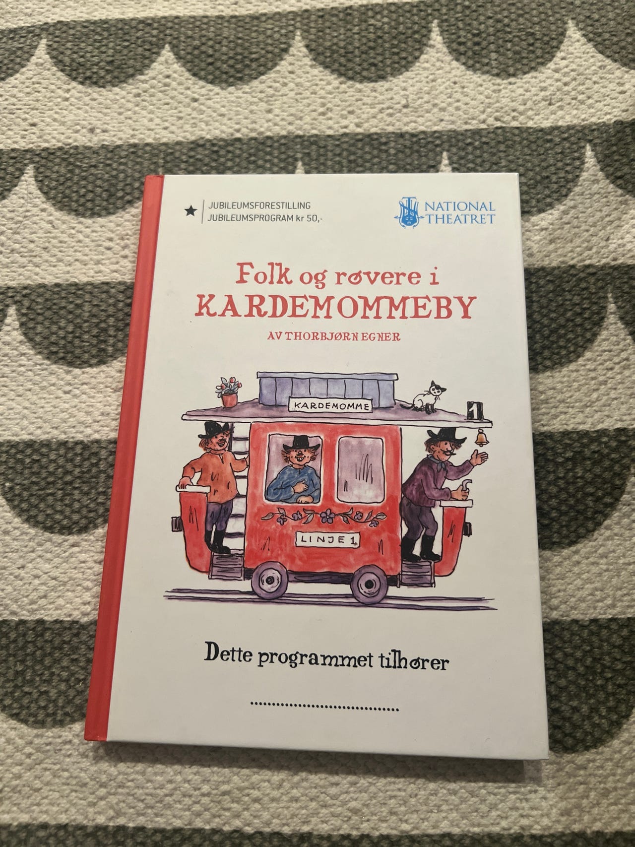 folk-og-r-vere-i-kardemommeby-jubileumsforestilling-hentes-sendes