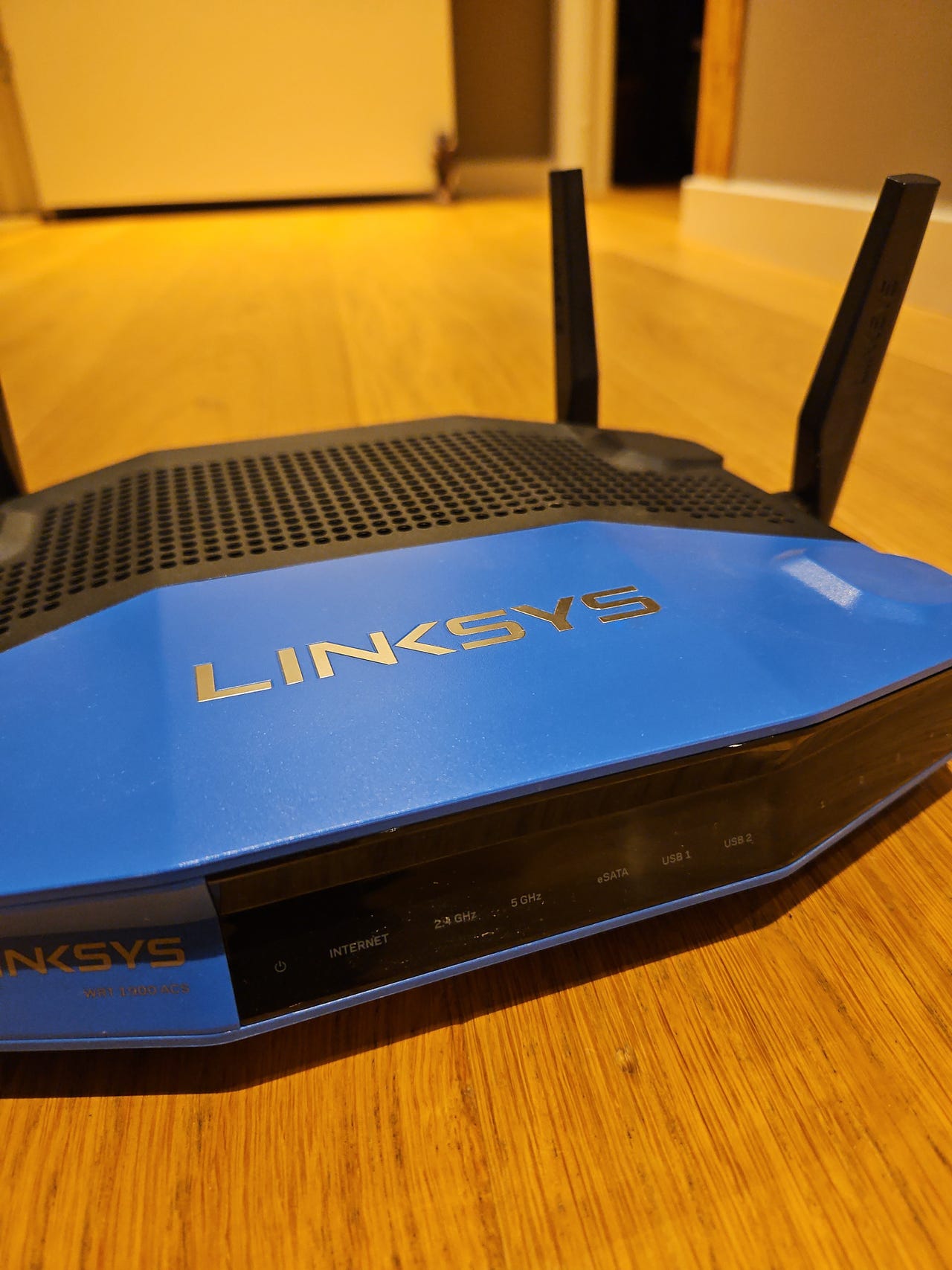 Linksys WRT1900 ACS Router | FINN-torget