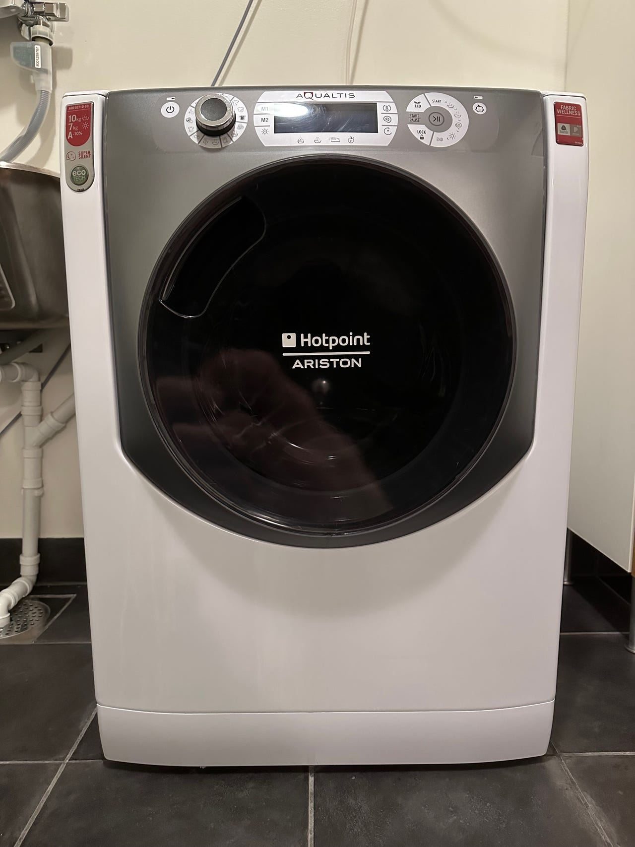 Hotpoint Ariston Aqualtis kombinert vaskemaskin og tørketrommel | FINN ...