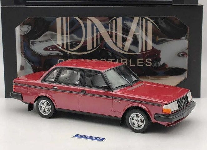 Miniature DNA Collectibles 1/18 Volvo 244 Turbo Noire - Résine - DNA000116 - Neuve