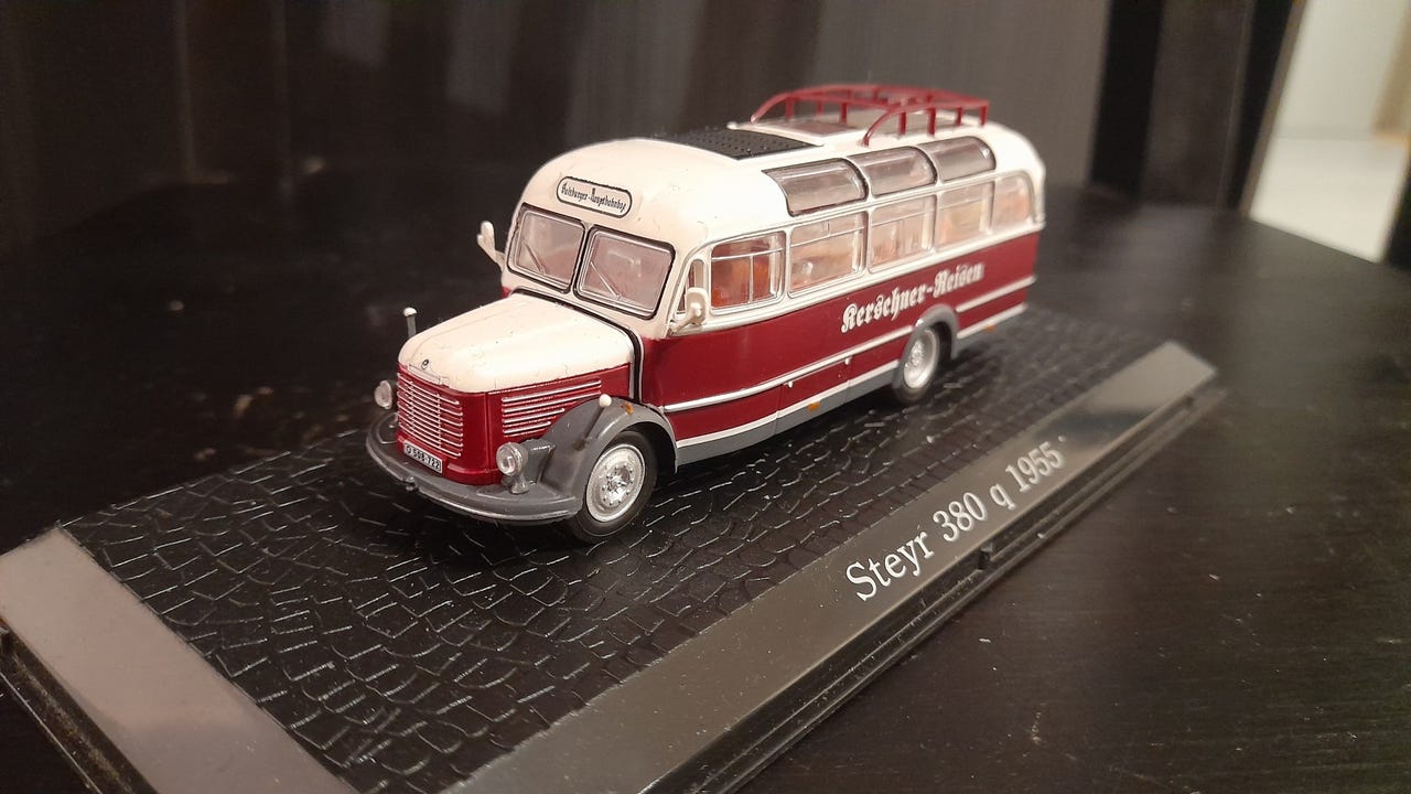 Modèle Réduit D'autobus Steyr 380 Q De 1955 - Échelle 1/72 - Marque Atlas - En Métal - Neuf