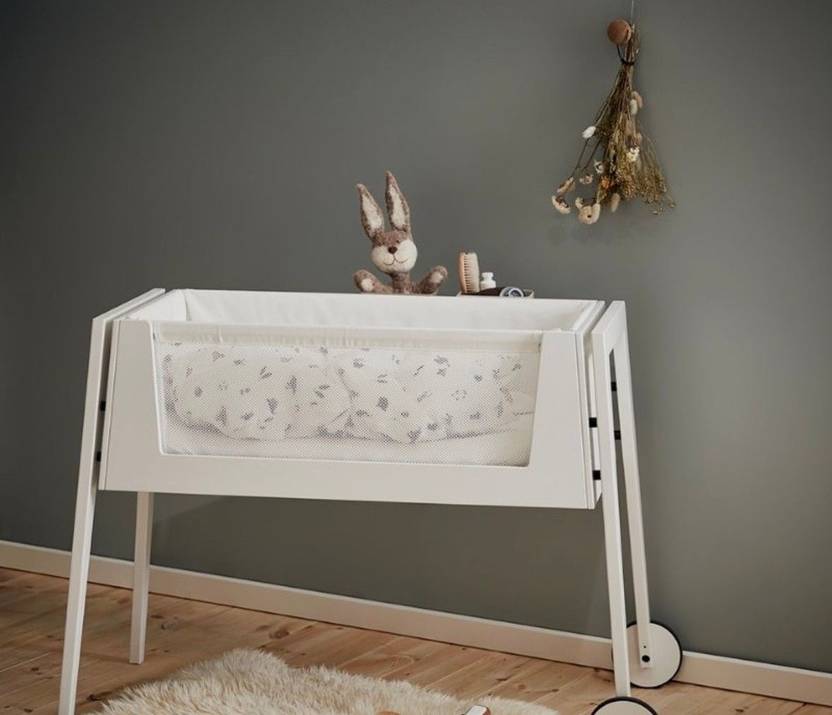 Leander bedside crib FINN torget