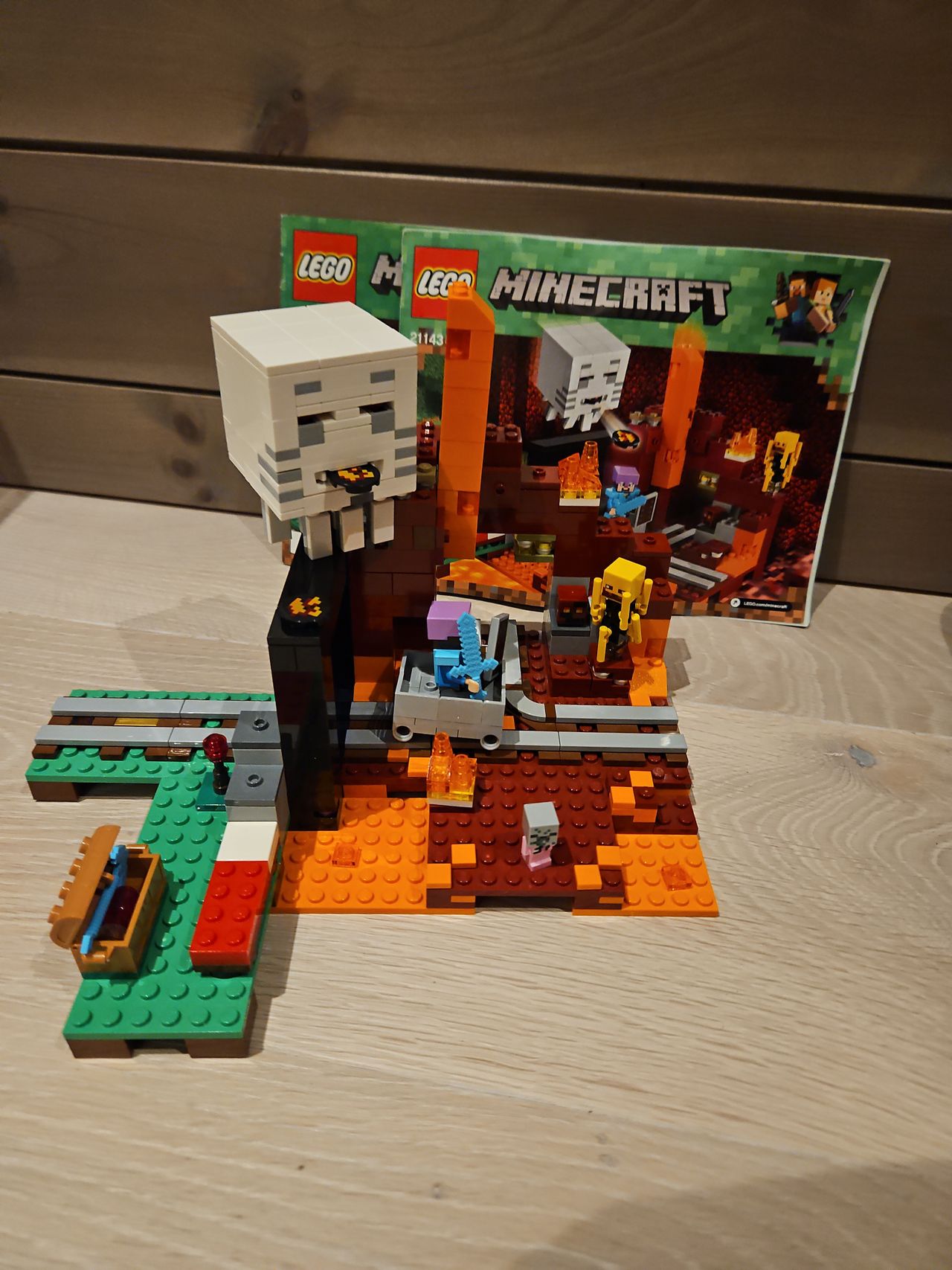 LEGO Minecraft - Nether-portalen 21143 | FINN-torget