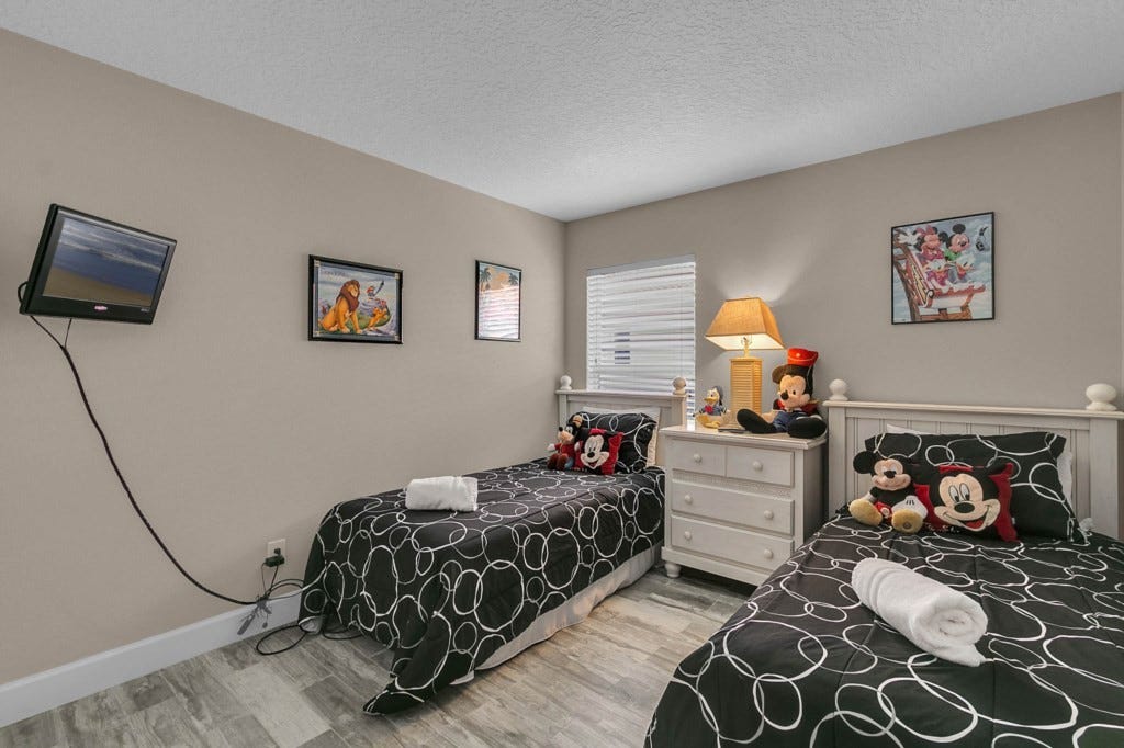 Soverom to Galleribilde