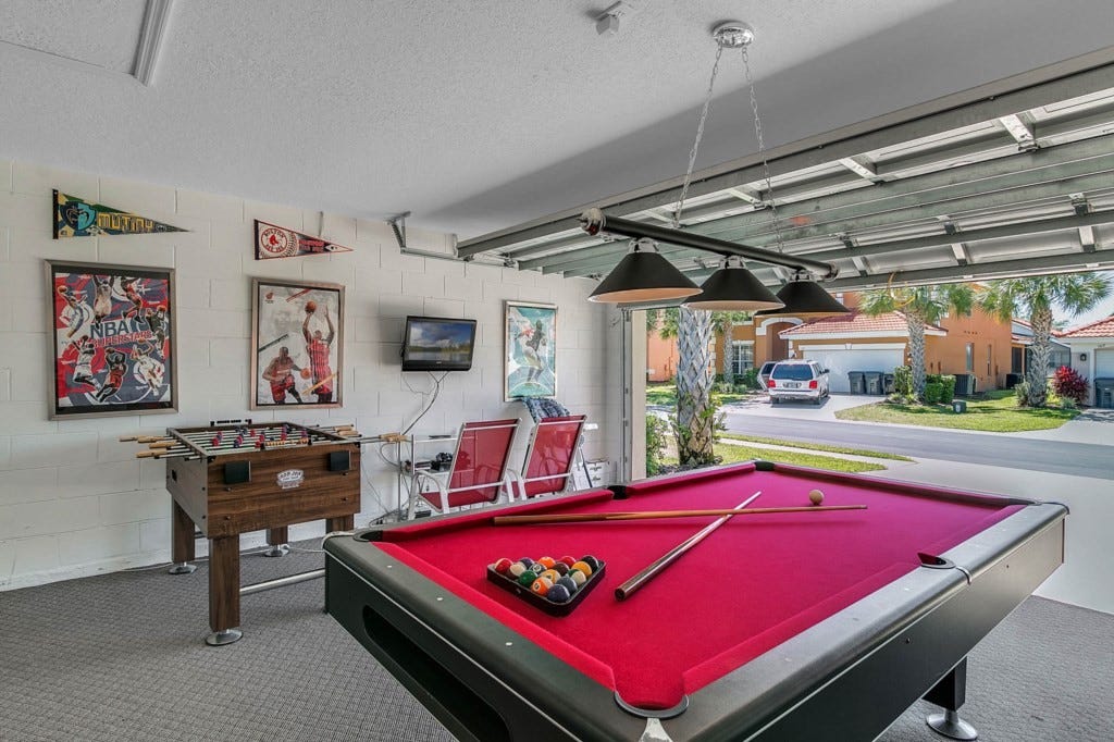 Gamesrom i garasjen Galleribilde