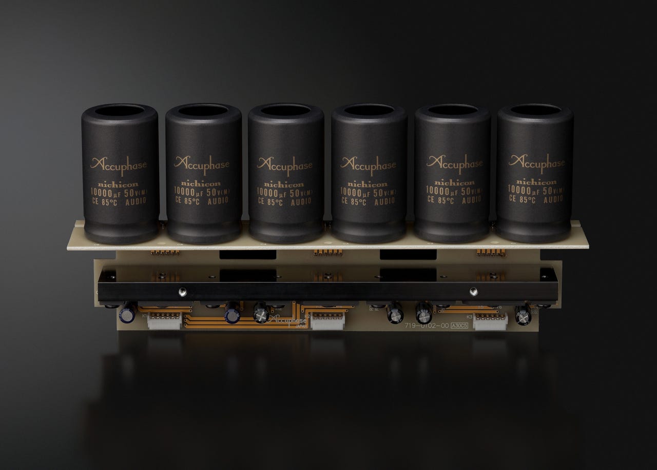 Accuphase C-3900S