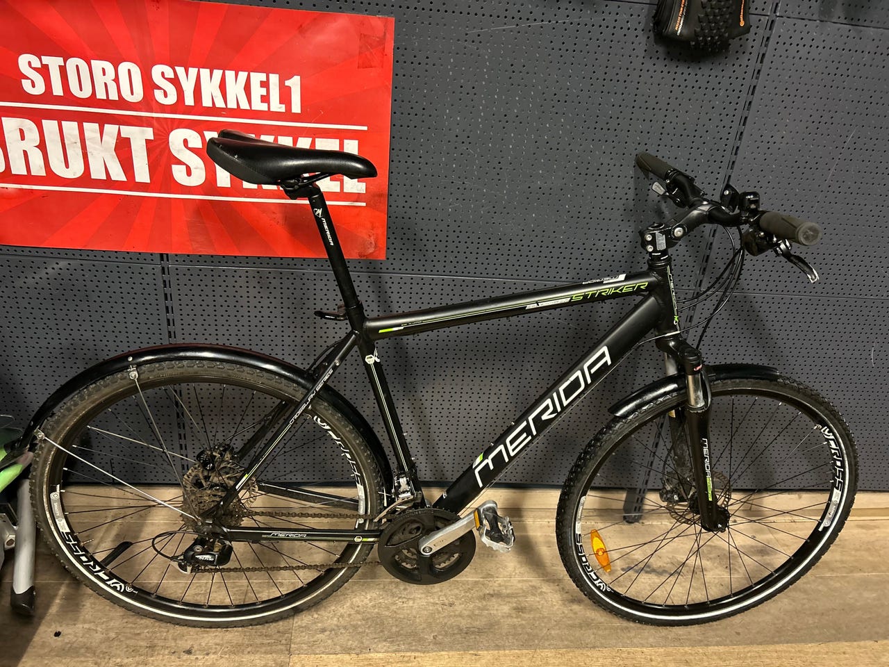 Pent brukt Merida Striker med piggdekk, Large FINN-torget