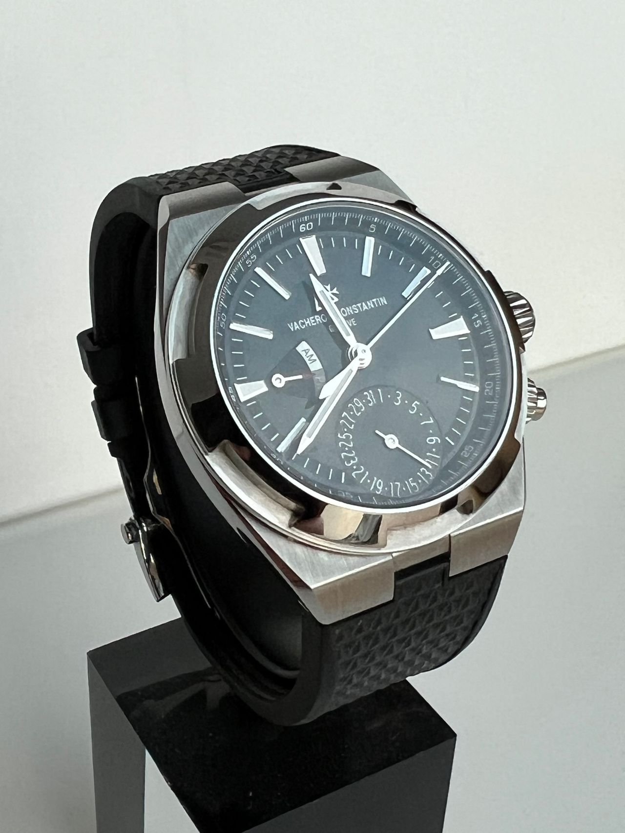 Vacheron Constantin Overseas Dual Time 7900V FINN torget