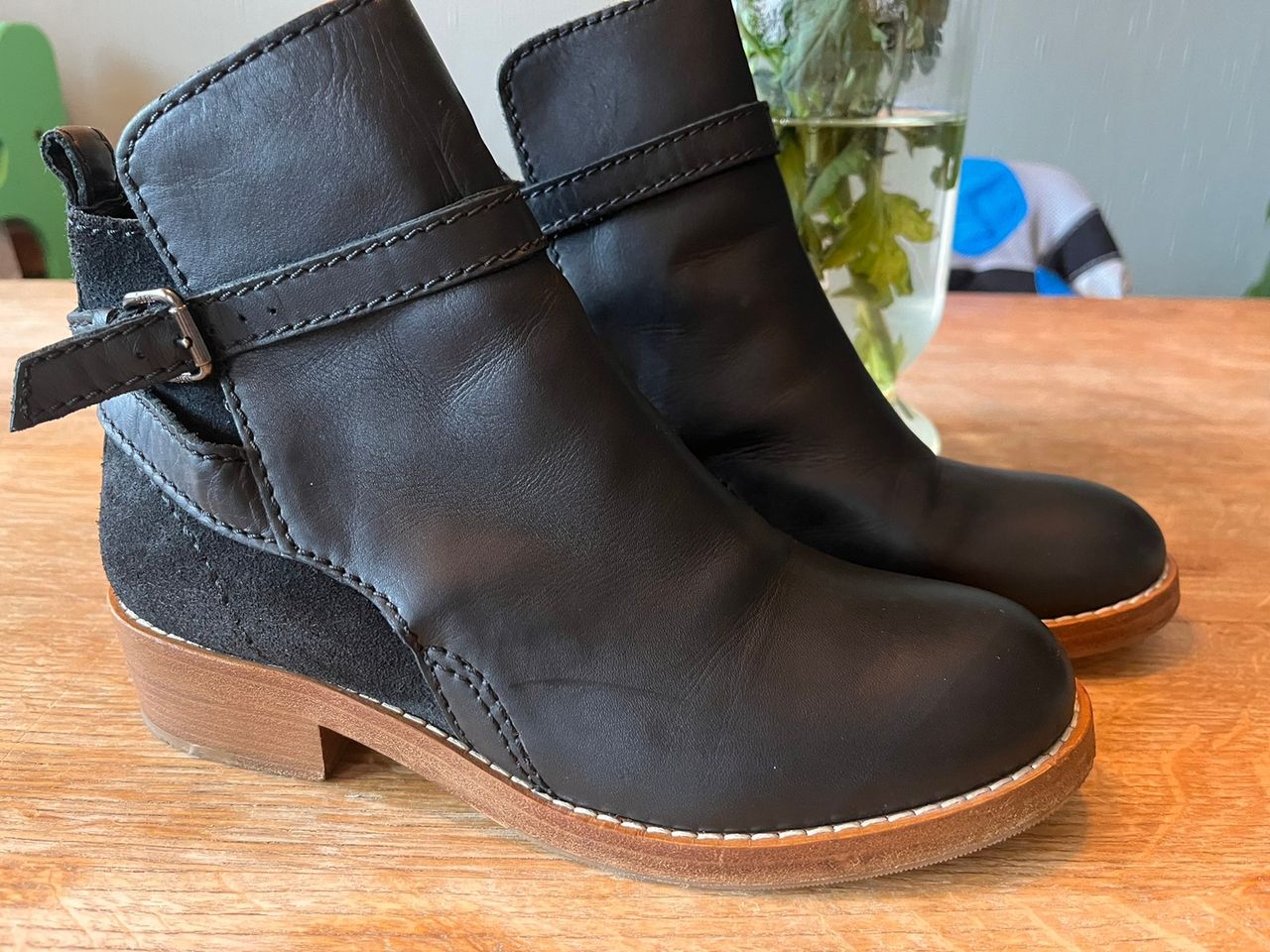 Acne clover store boots