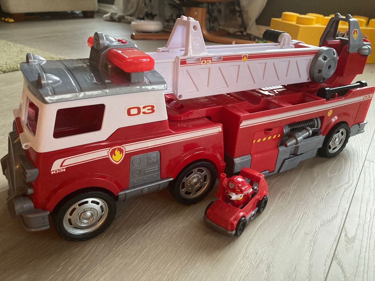 Paw patrol sales ultimate rescue brannbil