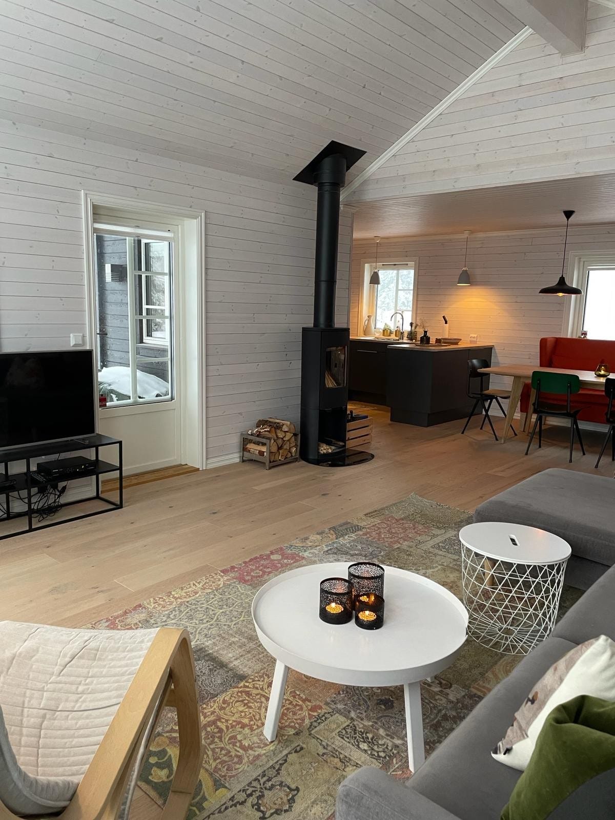 Stue mot kjøkken Galleribilde