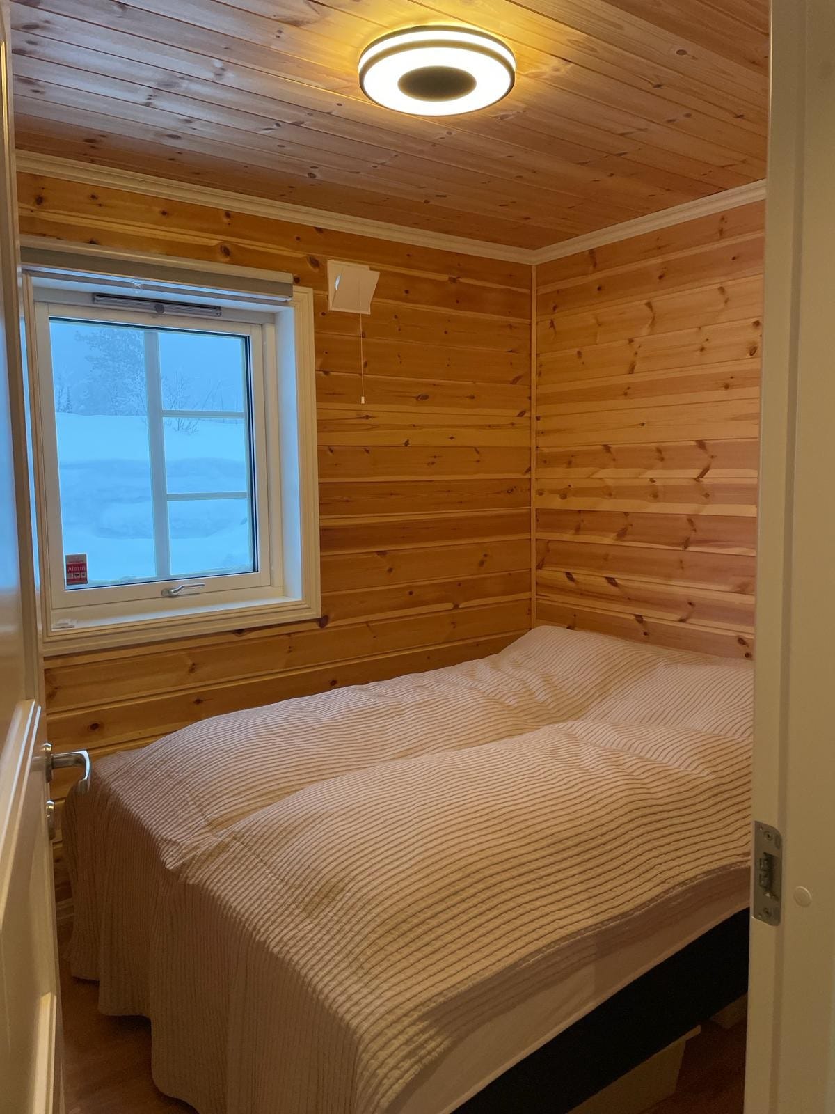 Soverom med 150 cm seng Galleribilde