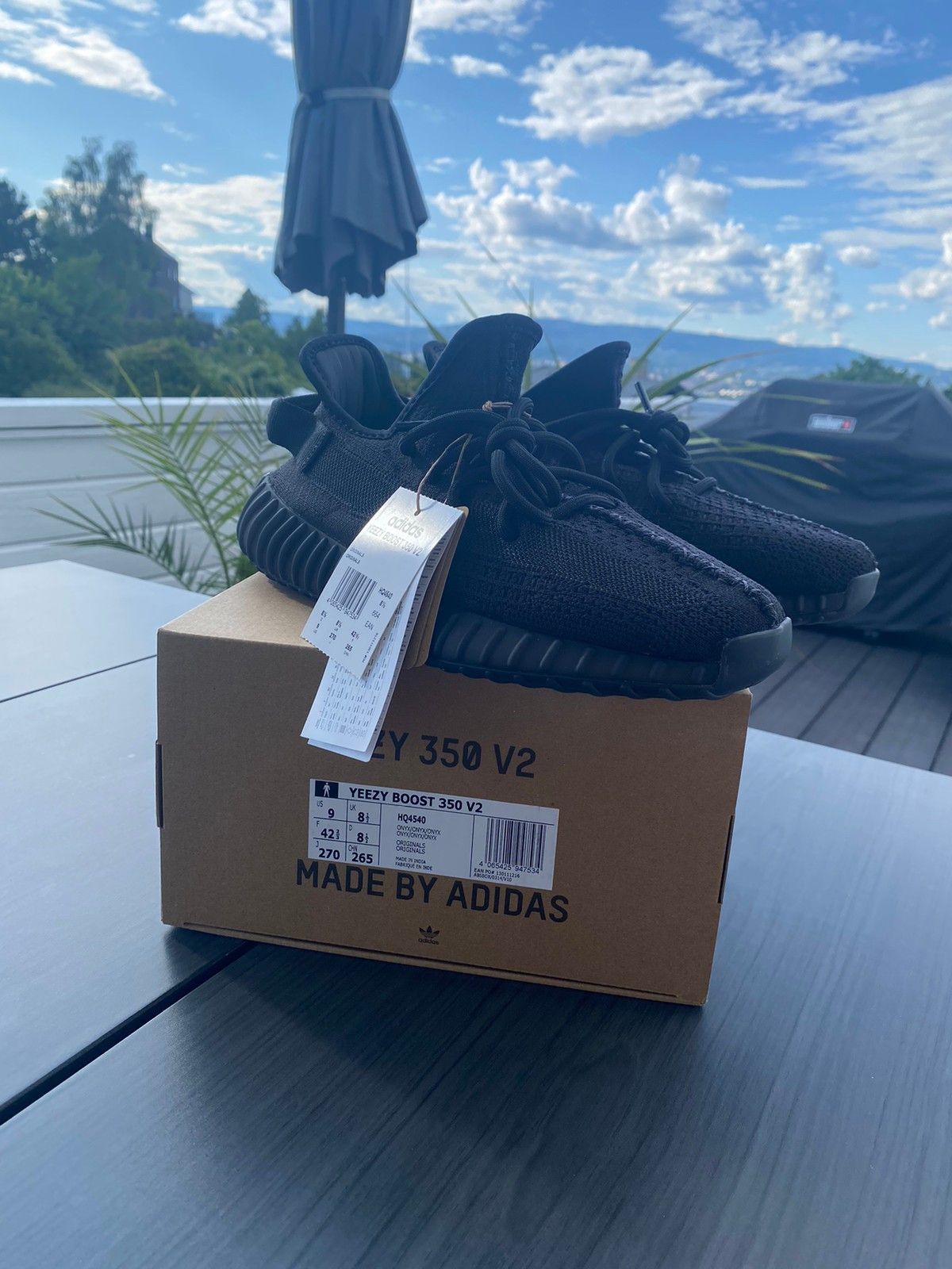 42 2/3 | Yeezy 350 V2 Onyx | Helt nye | FINN torget