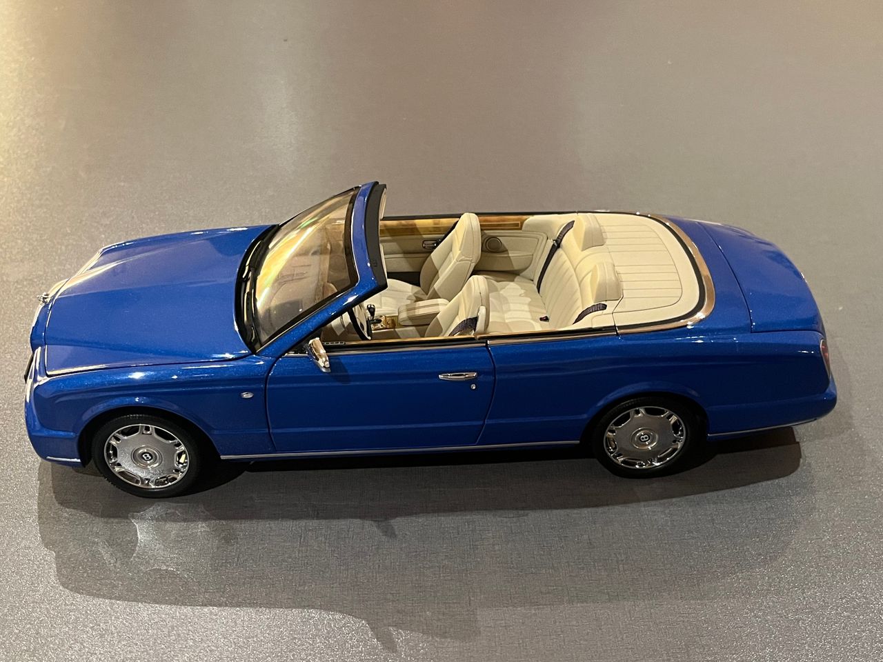 1/18 BENTLEY AZURE 2006 ベントレーアズール 1/18 BENTLEY AZURE 2006 ベントレーアズール レア 1/18 BENTLEY