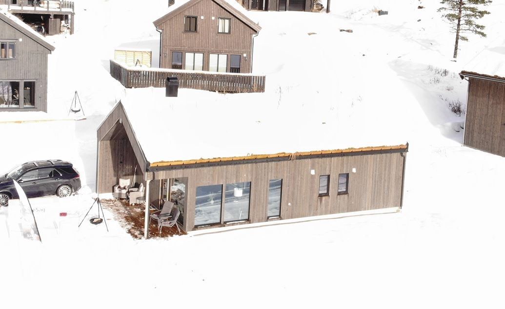 Innflytningsklar, helt ny hytte 150m fra alpin og langrennsløyper, på sentral og solrik tomt!