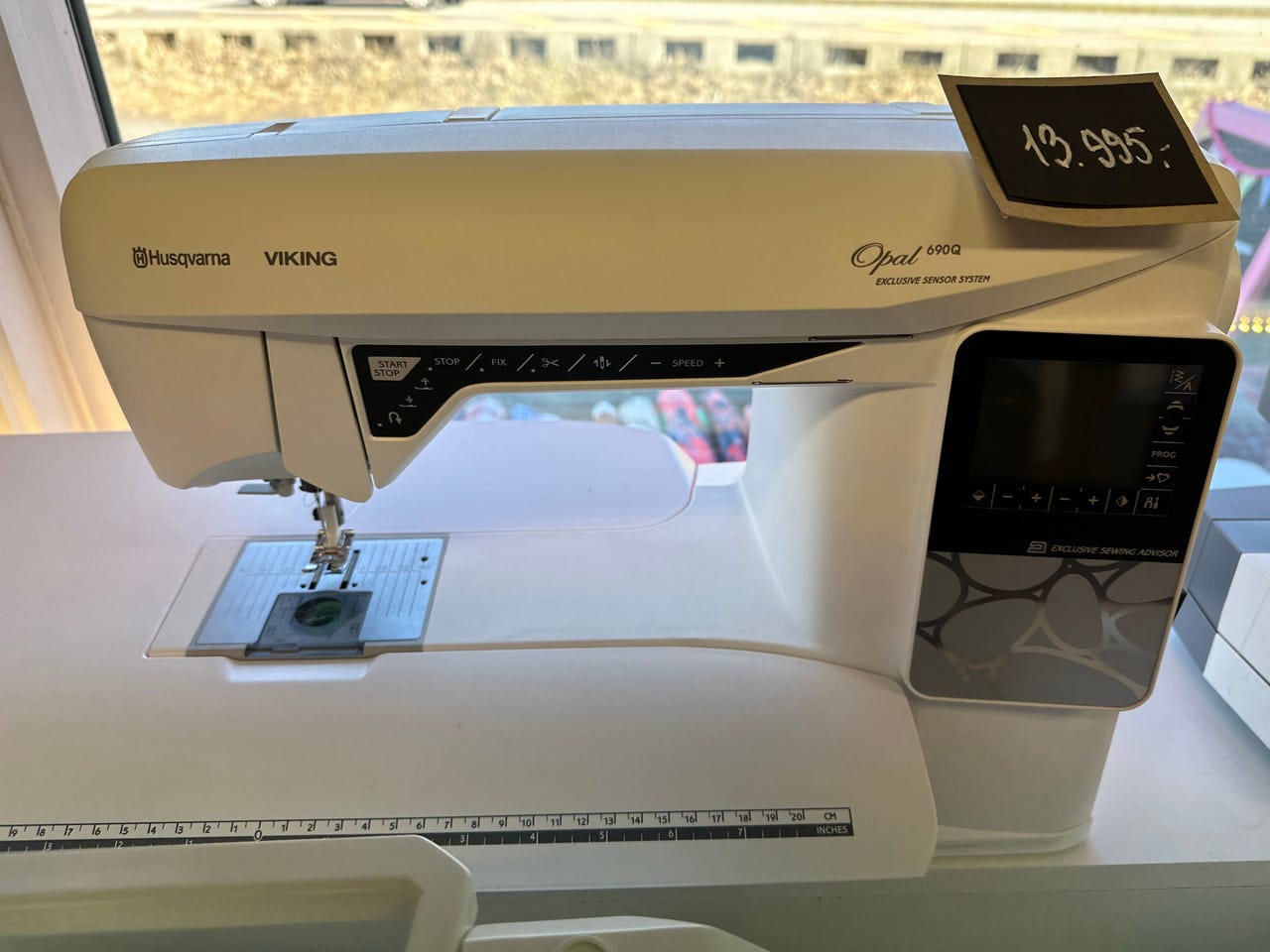 Symaskin Husqvarna Viking Opal 690Q FINN