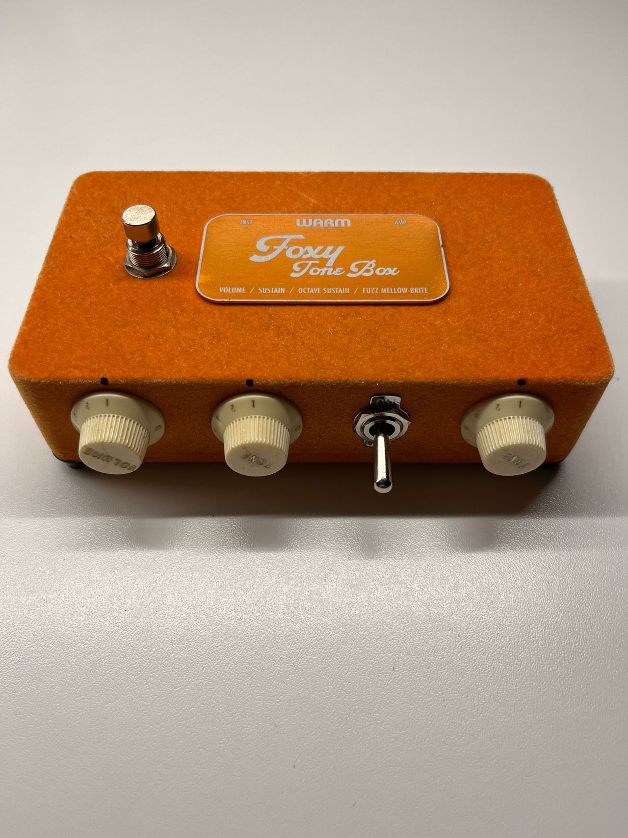 Foxy Tone Box by WARM ( octave fuzz ) | FINN torget