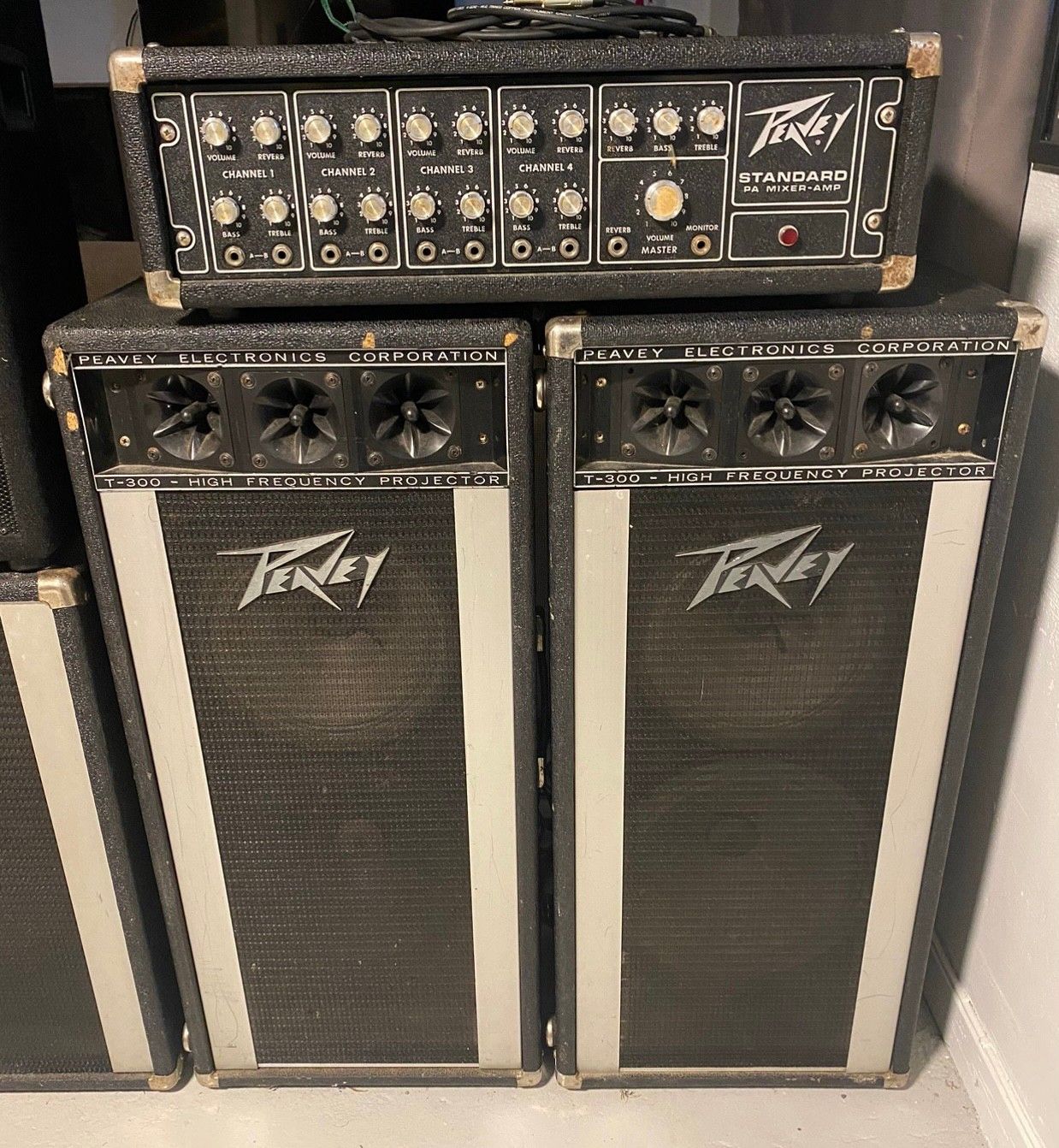 Peavey Standard PA Mixer Amp Series 260 med 2 stk T-300 Kabinetter ...