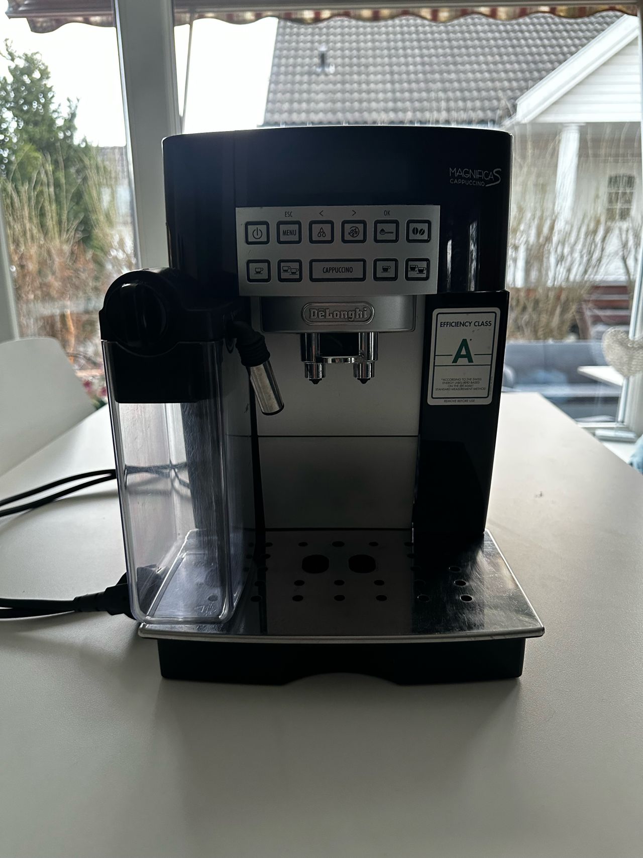 DeLonghi kaffemaskin lite brukt + filtre gratis ! | FINN torget